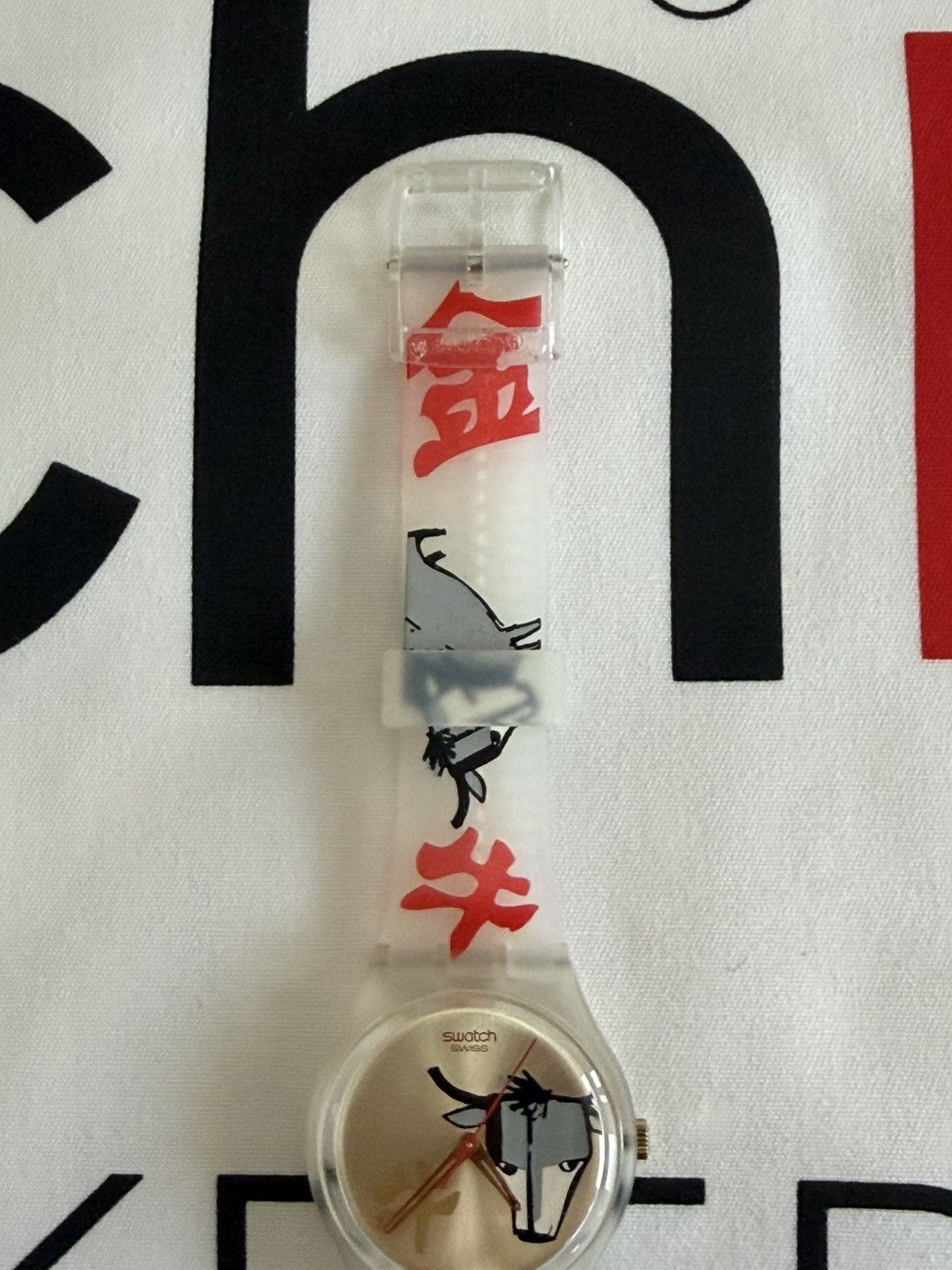 Swatch This item is the Swatch "Bulls on Parade" (Model GE222) Size ONE SIZE - 4 Thumbnail