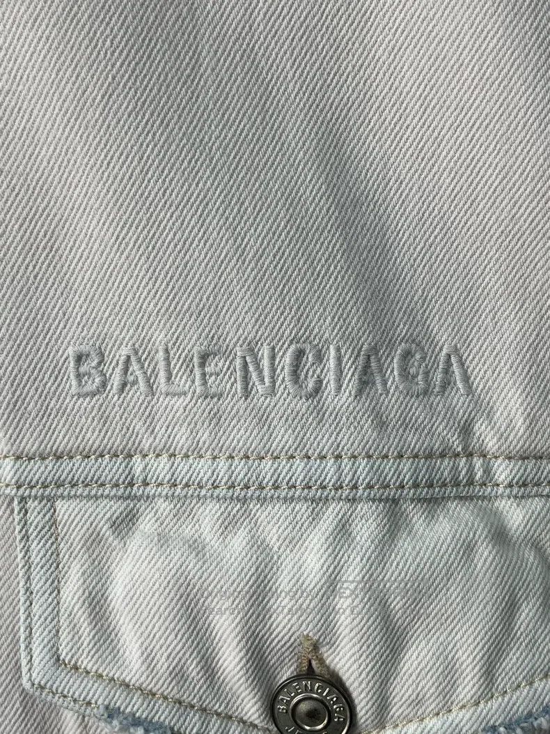 Balenciaga Balenciaga Embroidered white denim jacket Size US XS / EU 42 / 0 - 3 Thumbnail