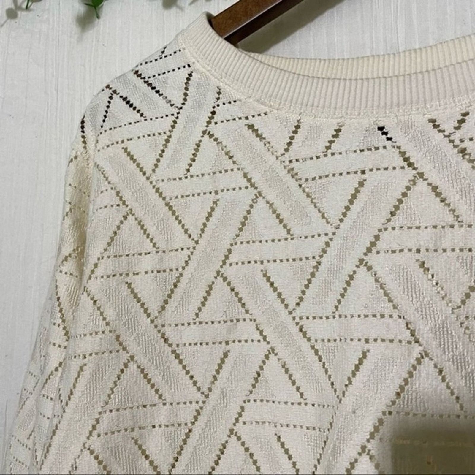 Banana Republic Banana Republic Top Pullover Eyelet Side Slit Ivory Small Size S / US 4 / IT 40 - 7 Thumbnail