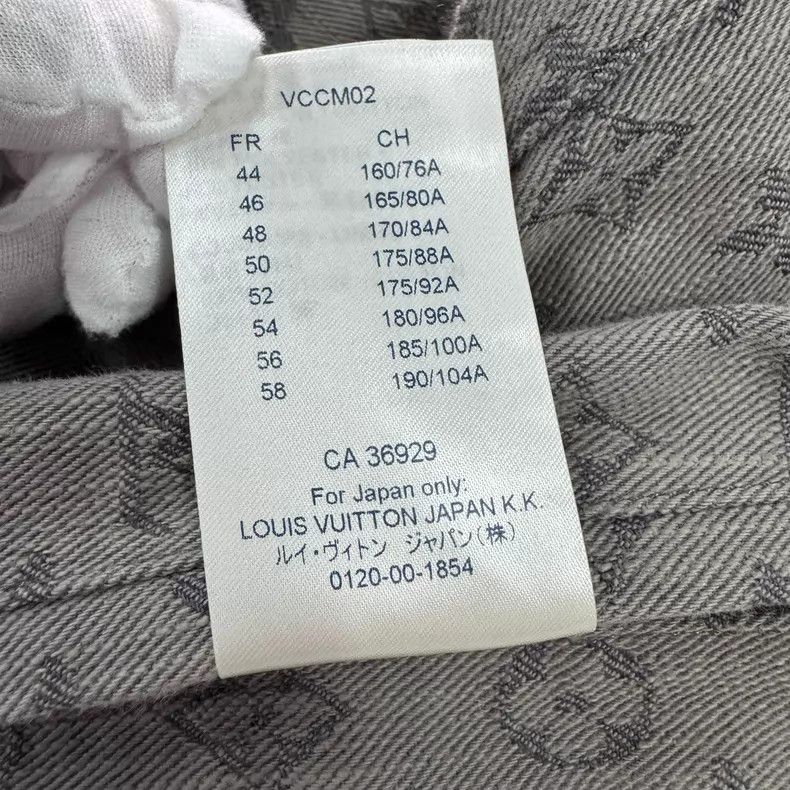 Louis Vuitton Louis Vuitton Grey Logo full-print single-breasted casual Size US M / EU 48-50 / 2 - 9 Thumbnail