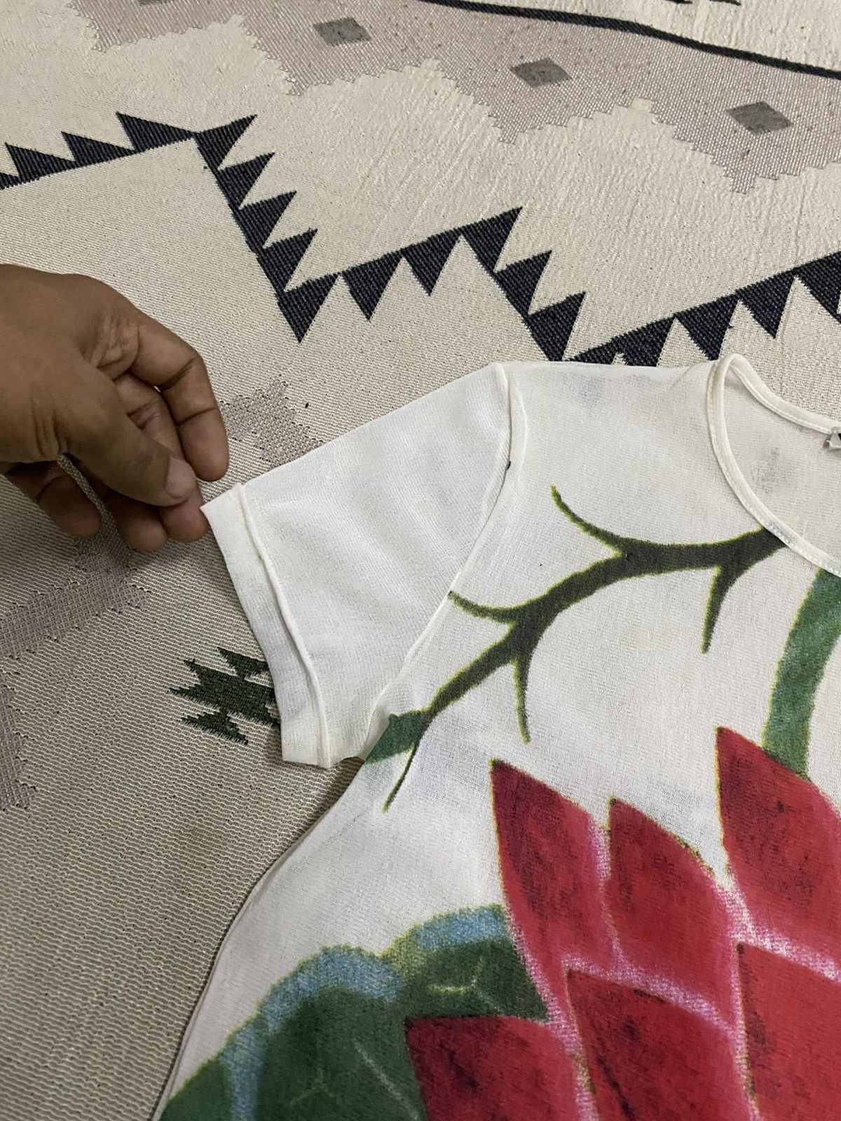 Vivienne Tam 90s VIVIENNE TAM RED LOTUS SHORT SLEEVE SHIRT Size S / US 4 / IT 40 - 6 Thumbnail