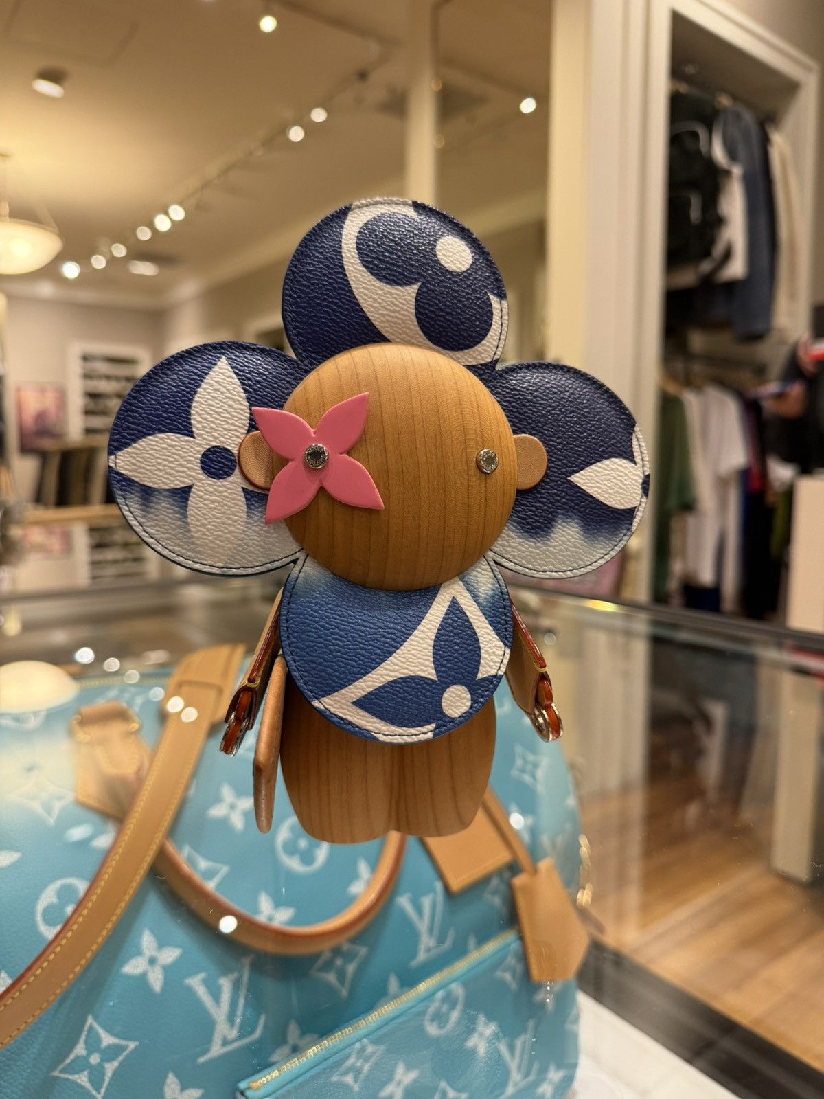 Louis Vuitton Louis Vuitton Escale Monogram Surf Vivienne Figurine Size ONE SIZE - 1 Thumbnail