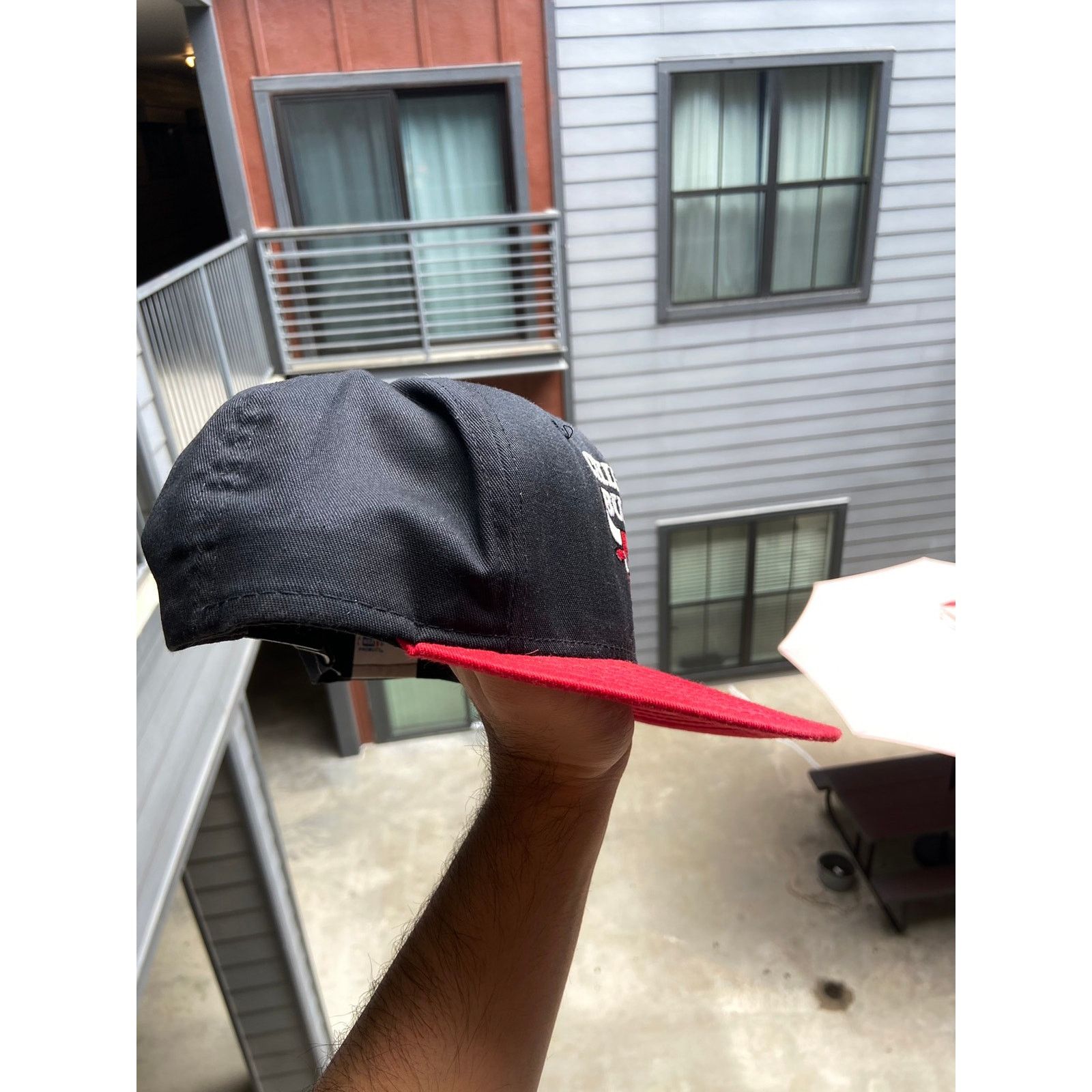 NBA × Vintage Vintage 90’s NBA Chicago Bulls Red Black Bred SnapBack Hat Size ONE SIZE - 5 Thumbnail