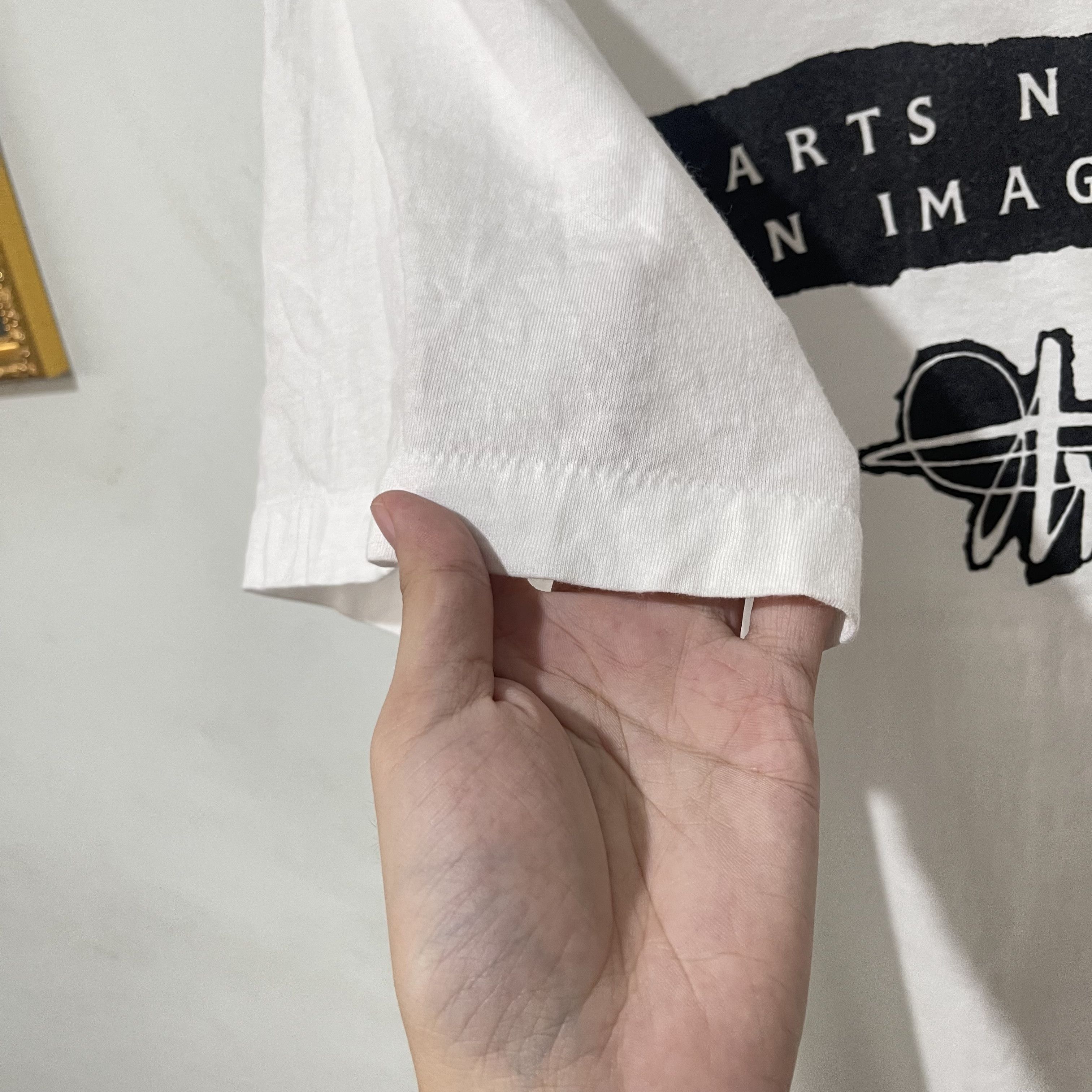 Louis Vuitton Vintage 90s The Arts Need More Than Imagination T-Shirt Size US XL / EU 56 / 4 - 4 Thumbnail