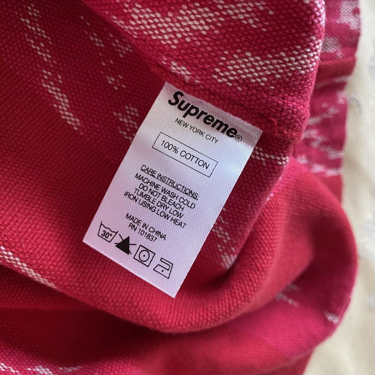 Supreme Supreme Andes Shirt Red 2015 Box Logo Hoodie Drug Rug Size US L / EU 52-54 / 3 - 6 Thumbnail
