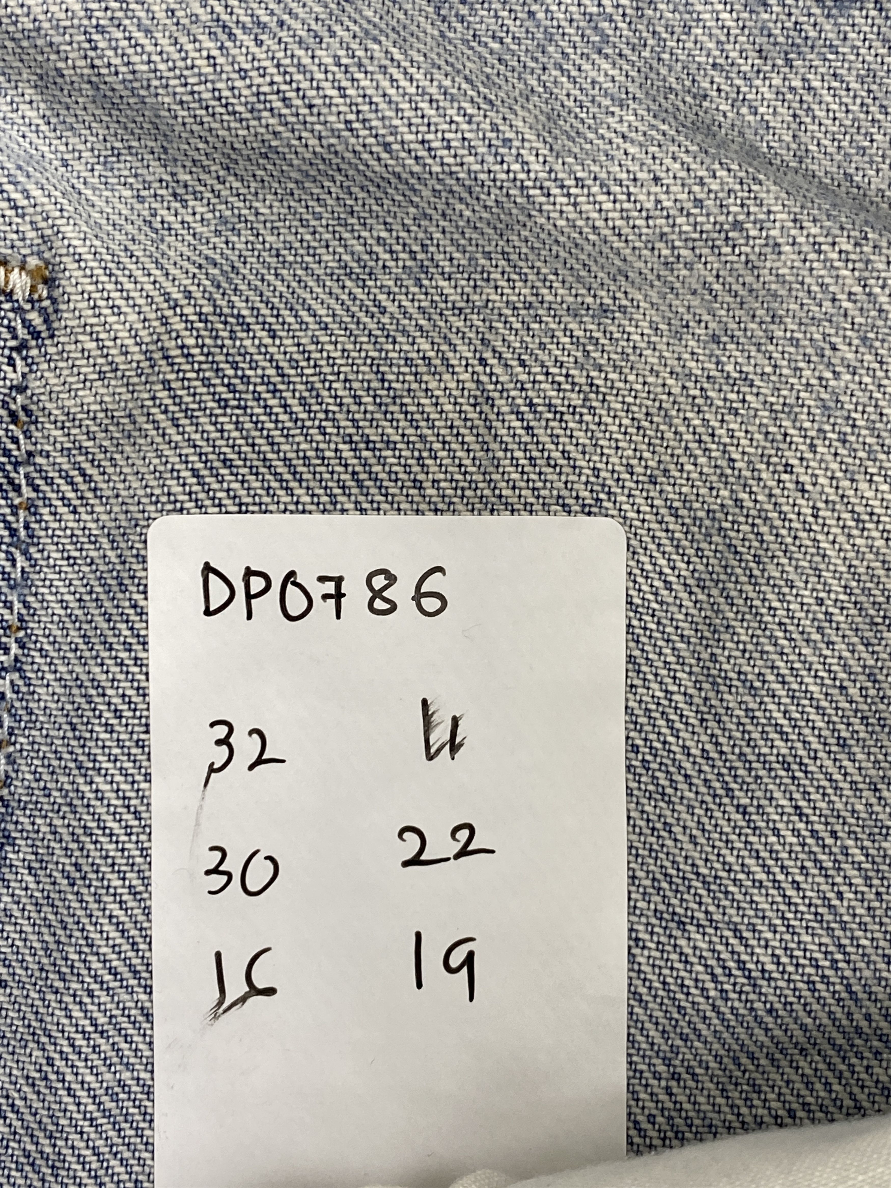 Levi's × Vintage Light Washed Vintage Levi's 550 Denim Jeans Size US 32 / EU 48 - 13 Thumbnail