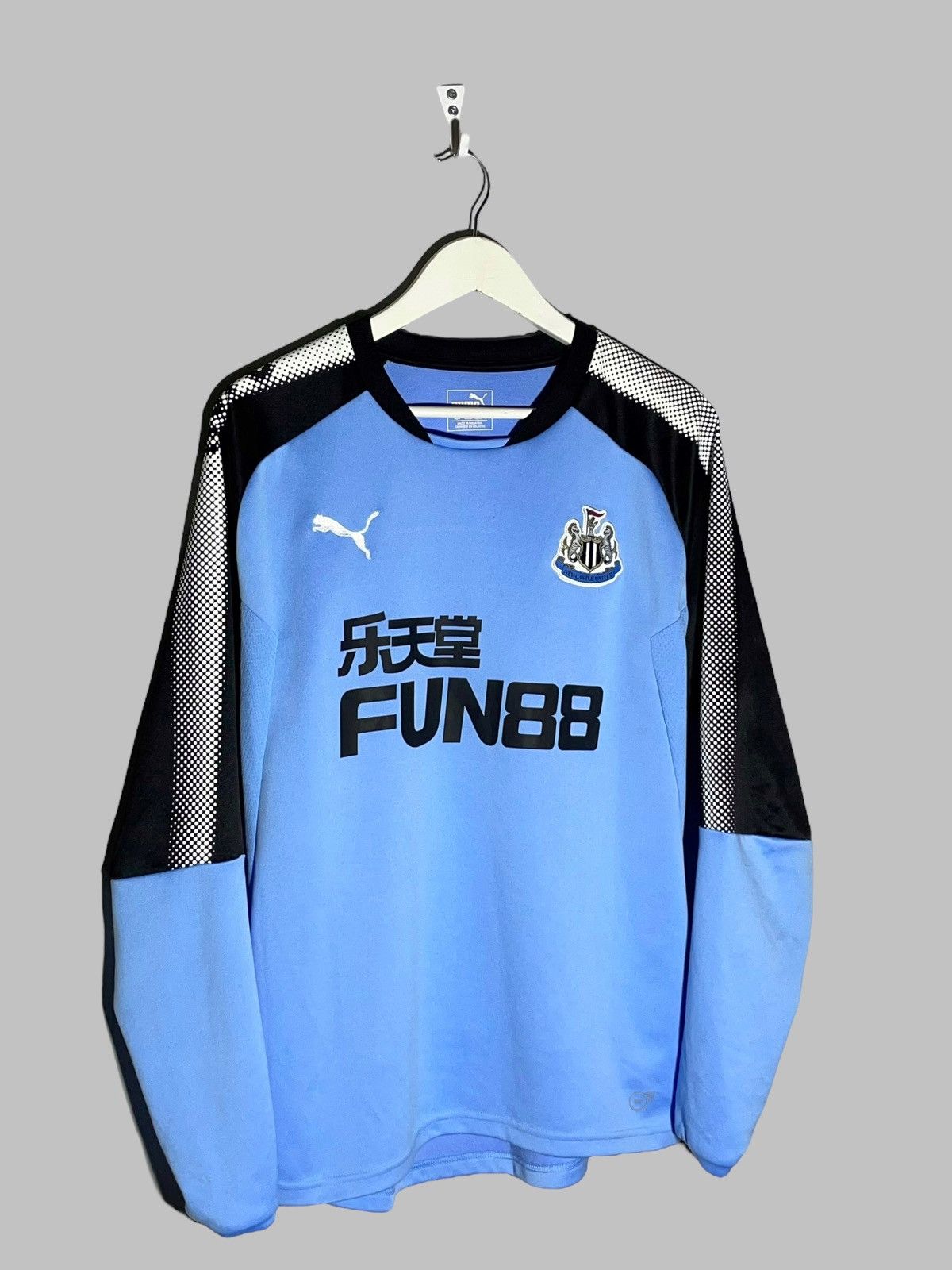Puma Newcastle United Puma Training Long Sleeve Soccer Jersey Size US M / EU 48-50 / 2 - 2 Thumbnail