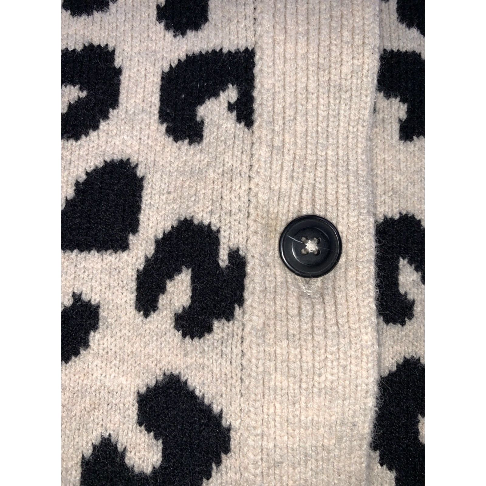 J. Jill J. Jill Cheetah Print V Neck Button Front Cardigan Sweater Medium Womens Knit Size M / US 6-8 / IT 42-44 - 5 Thumbnail