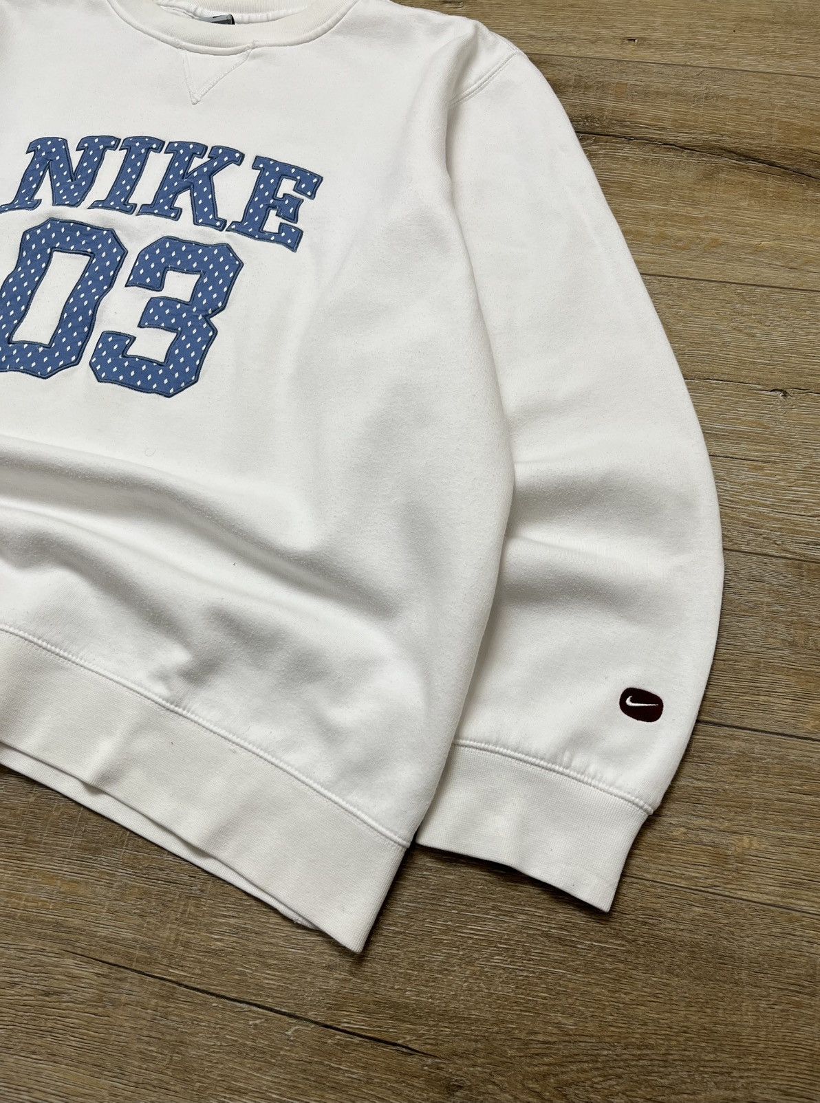 Nike Vintage Nike 52 Big Logo Sweatshirt 00s Size US L / EU 52-54 / 3 - 5 Thumbnail