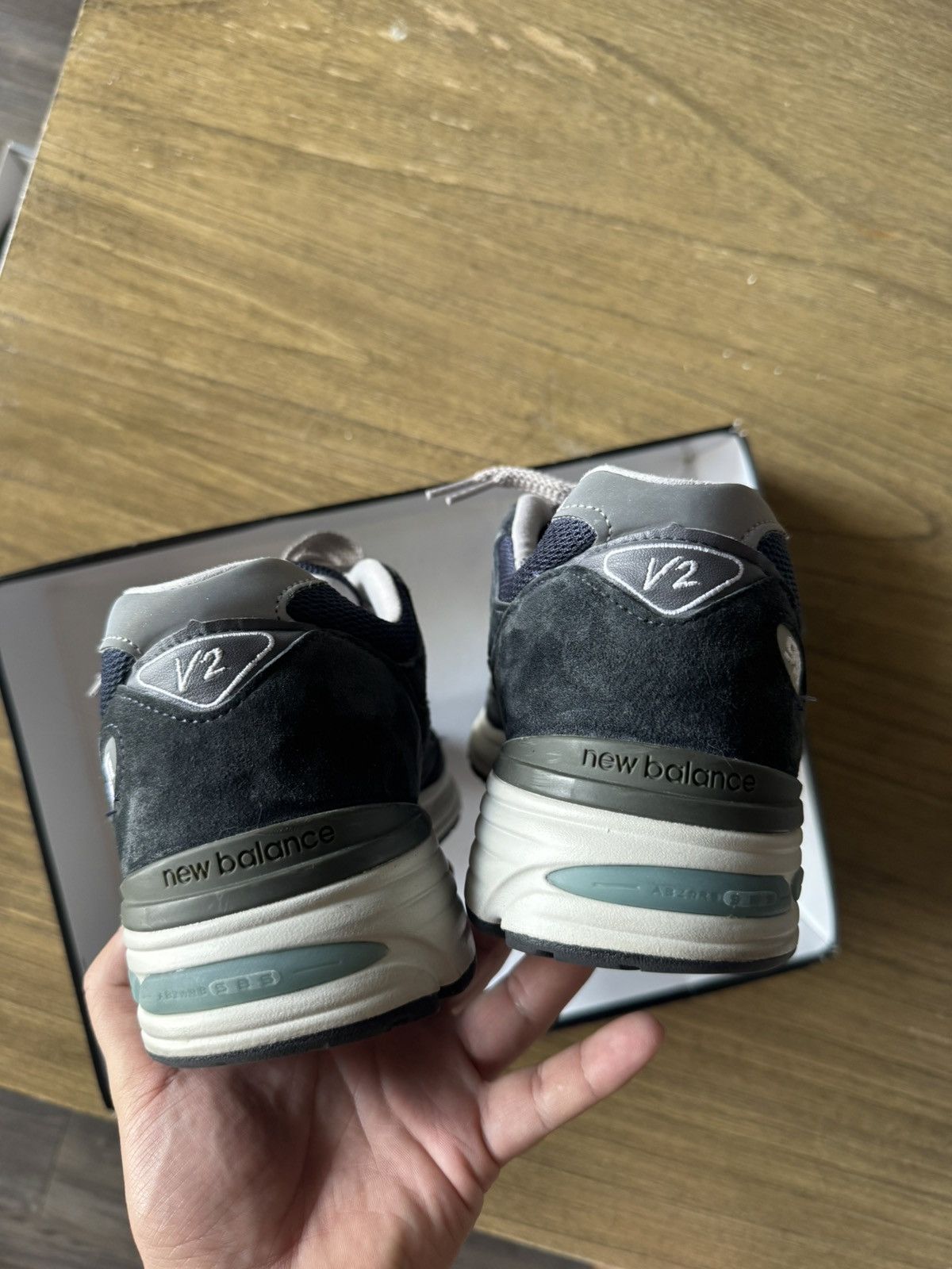 New Balance New Balance 991 v2 Navy Sz 10.5 Size US 10.5 / EU 43-44 - 6 Thumbnail