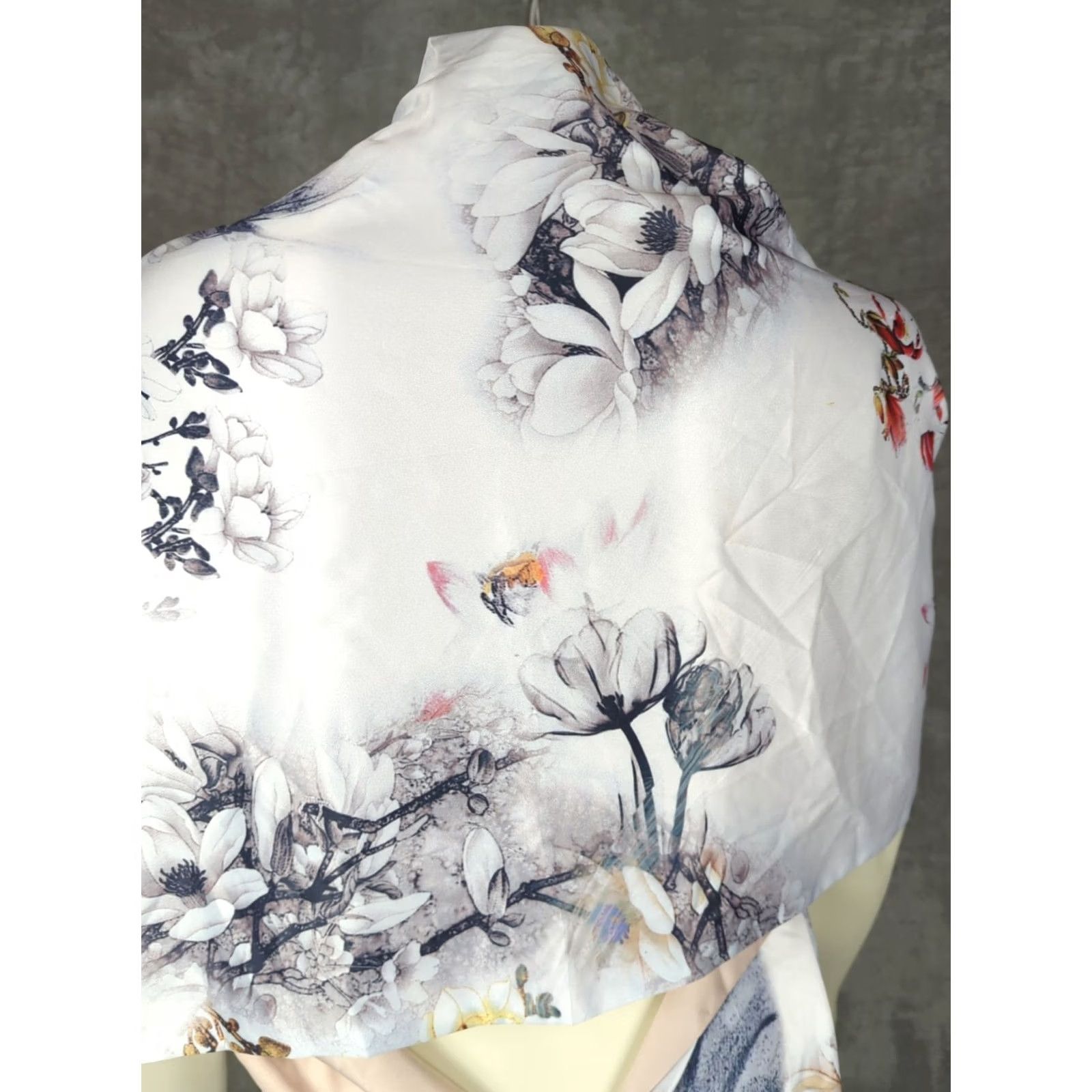 Vintage VINTAGE Asian Floral Silk Scarf Wrap Knot Button Scarf Multifunctional Women Size ONE SIZE - 7 Thumbnail