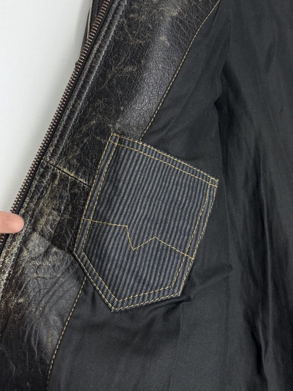 Hugo Boss Vintage 90s Hugo Boss Avant Garde Heavy Leather Jacket Size US M / EU 48-50 / 2 - 24 Thumbnail