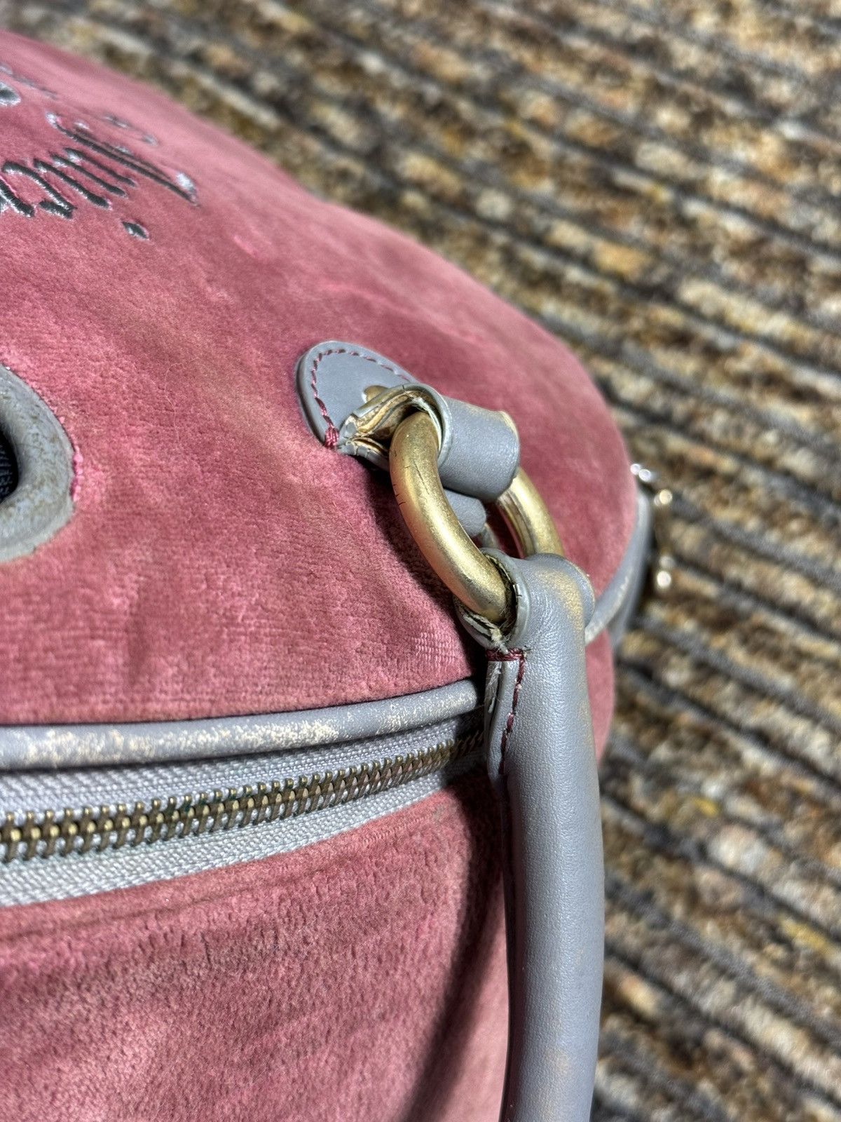 Juicy Couture Jeans VTG JUICY COUTURE RARE Y2K Pink Velvet Pet Carrier Handbag Size ONE SIZE - 15 Thumbnail