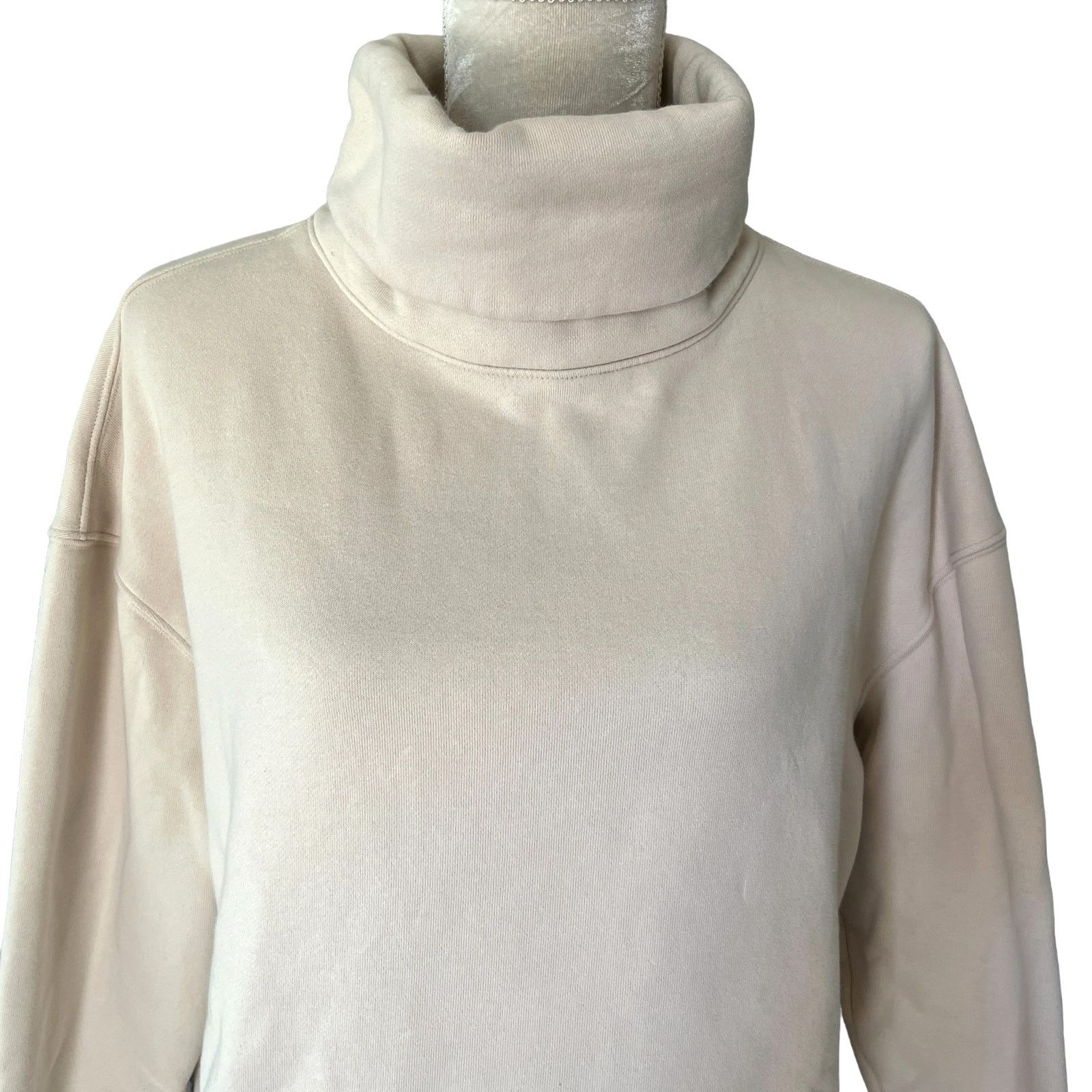 Athleta Athleta 24/7 Funnel Neck Sweatshirt Putty Medium Beige Size M / US 6-8 / IT 42-44 - 9 Thumbnail