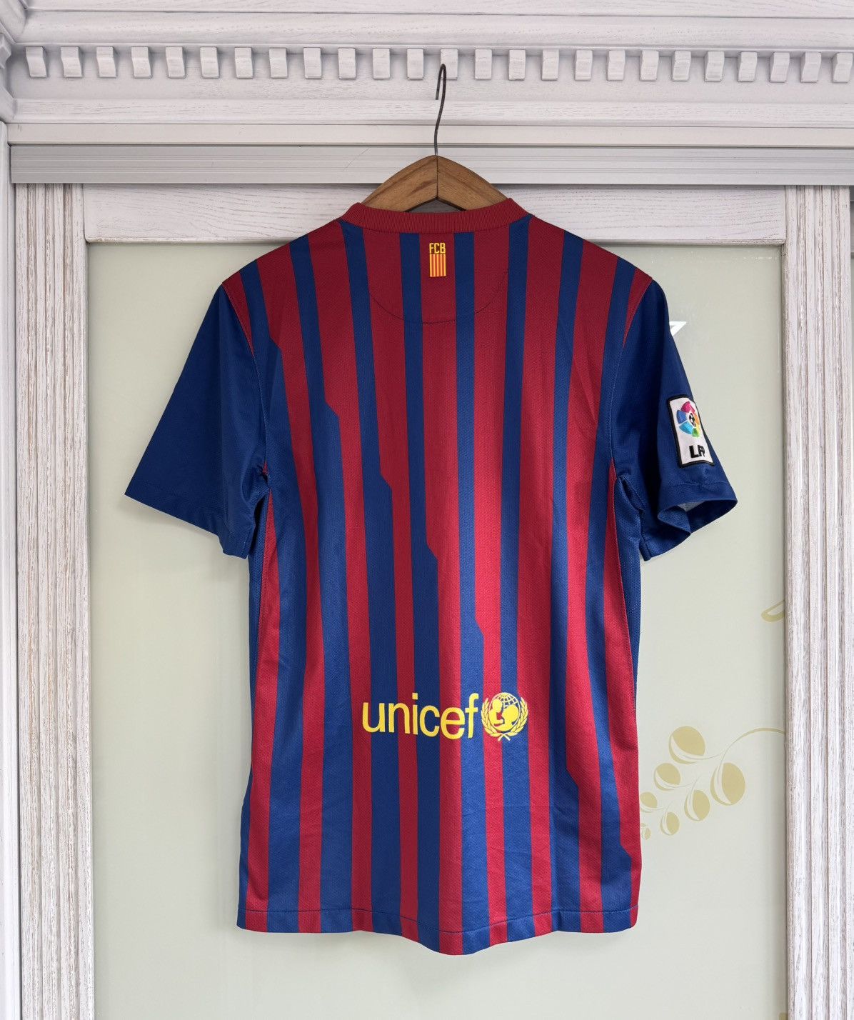 Nike Barcelona 2011-2012 Home Soccer Jersey Football Kit Shirt Size US S / EU 44-46 / 1 - 2 Thumbnail