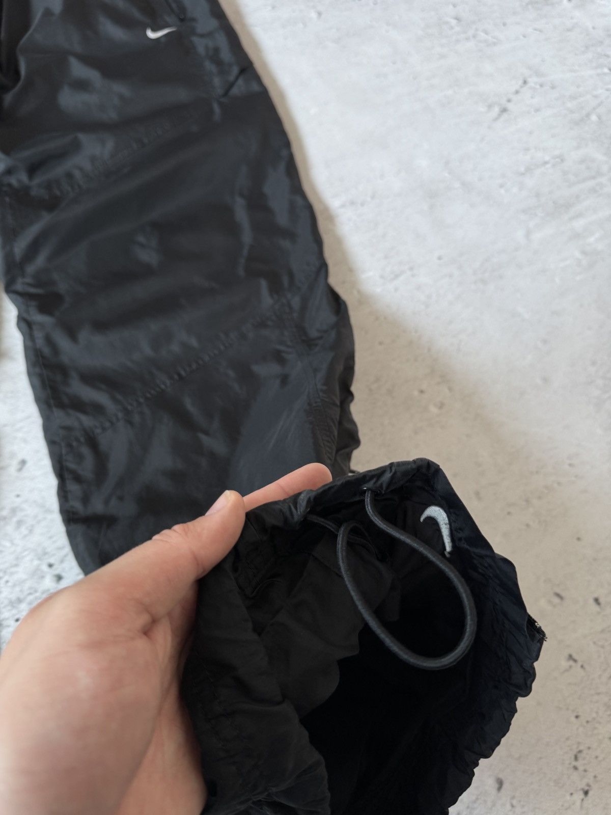 Nike × Vintage NIKE NYLON VINTAGE Y2K OVERSIZE BAGGY FIT PANTS SWEATPANTS Size US 34 / EU 50 - 4 Thumbnail