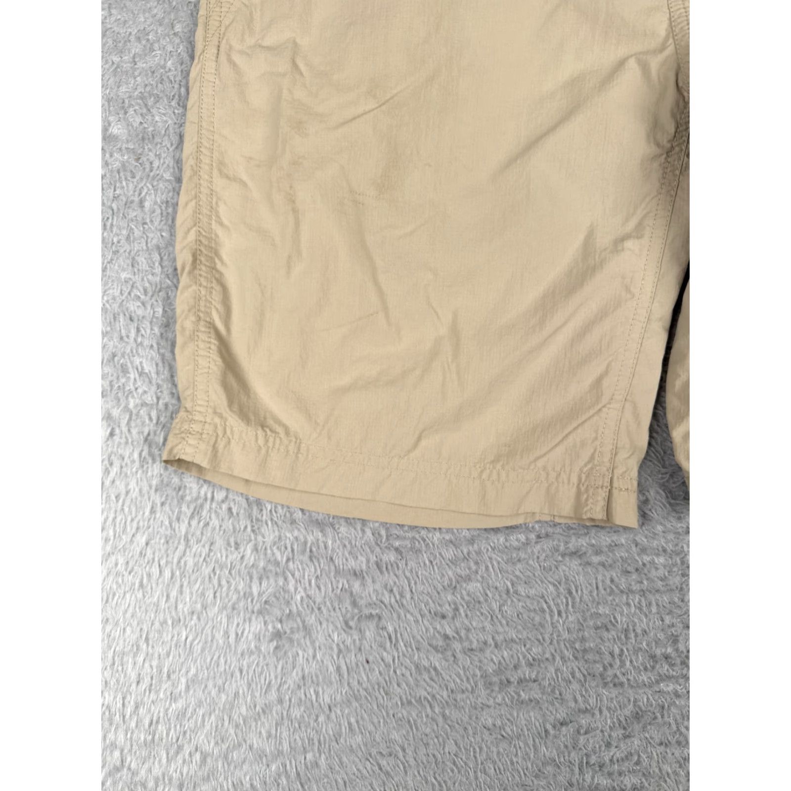 Vintage Columbia Mens Cargo Shorts 32 Beige Nylon Cotton 100% Nylon Hike Camp Hiking Fishing 32x10 Casual Pockets Logo Zip Waist 32 Size US 32 / EU 48 - 3 Thumbnail