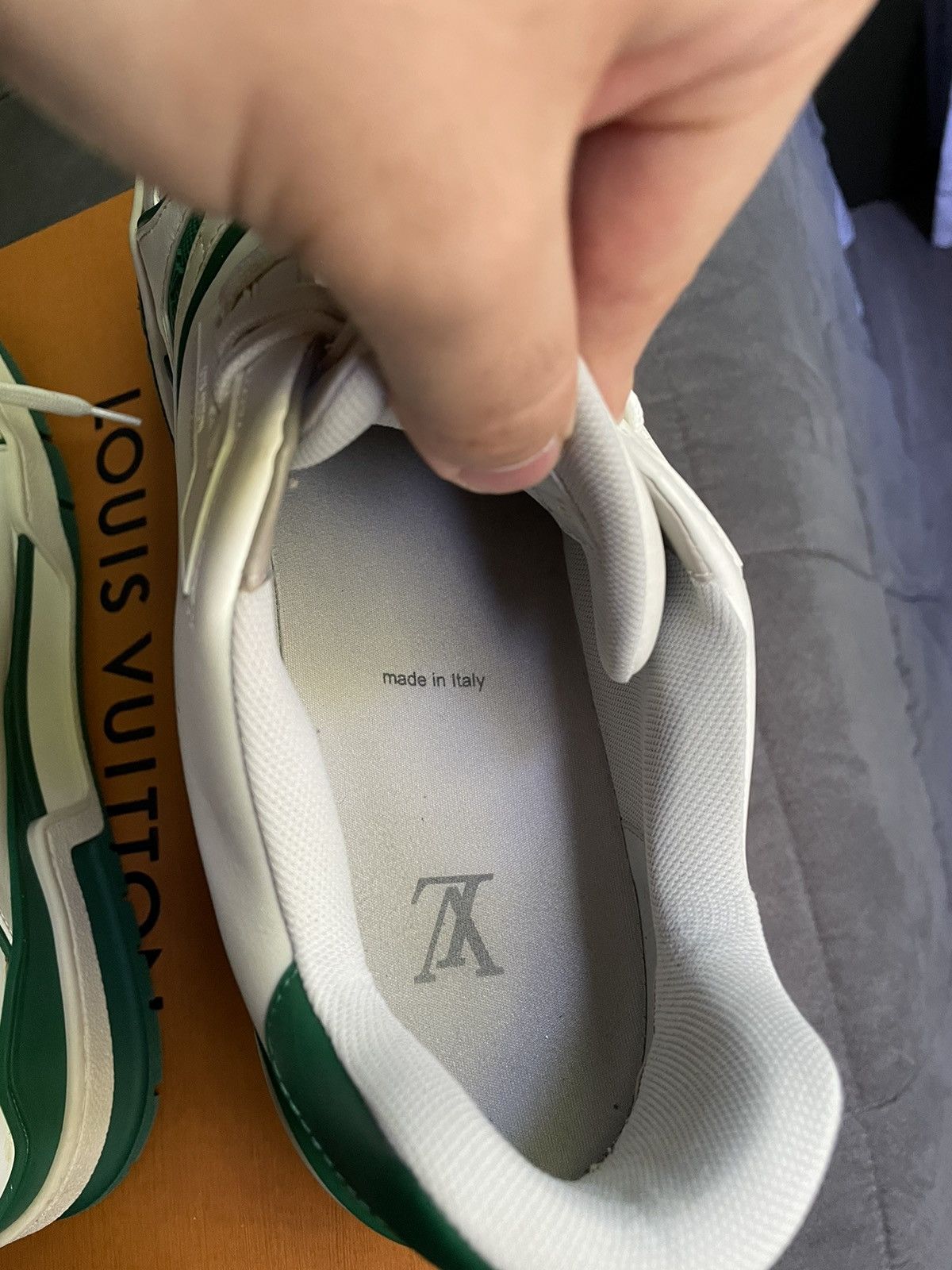 Louis Vuitton Louis Vuitton White Green Signature Trainer Sneaker Size US 11 / EU 44 - 11 Thumbnail