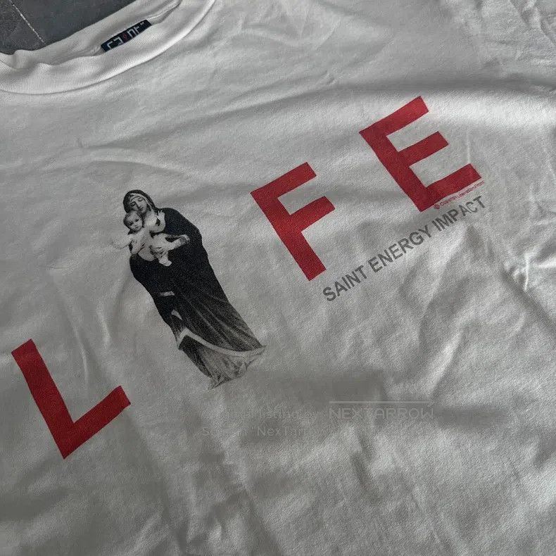 Saint Michael Saint Michael White nun saint washed white short sleeves Size US S / EU 44-46 / 1 - 3 Thumbnail