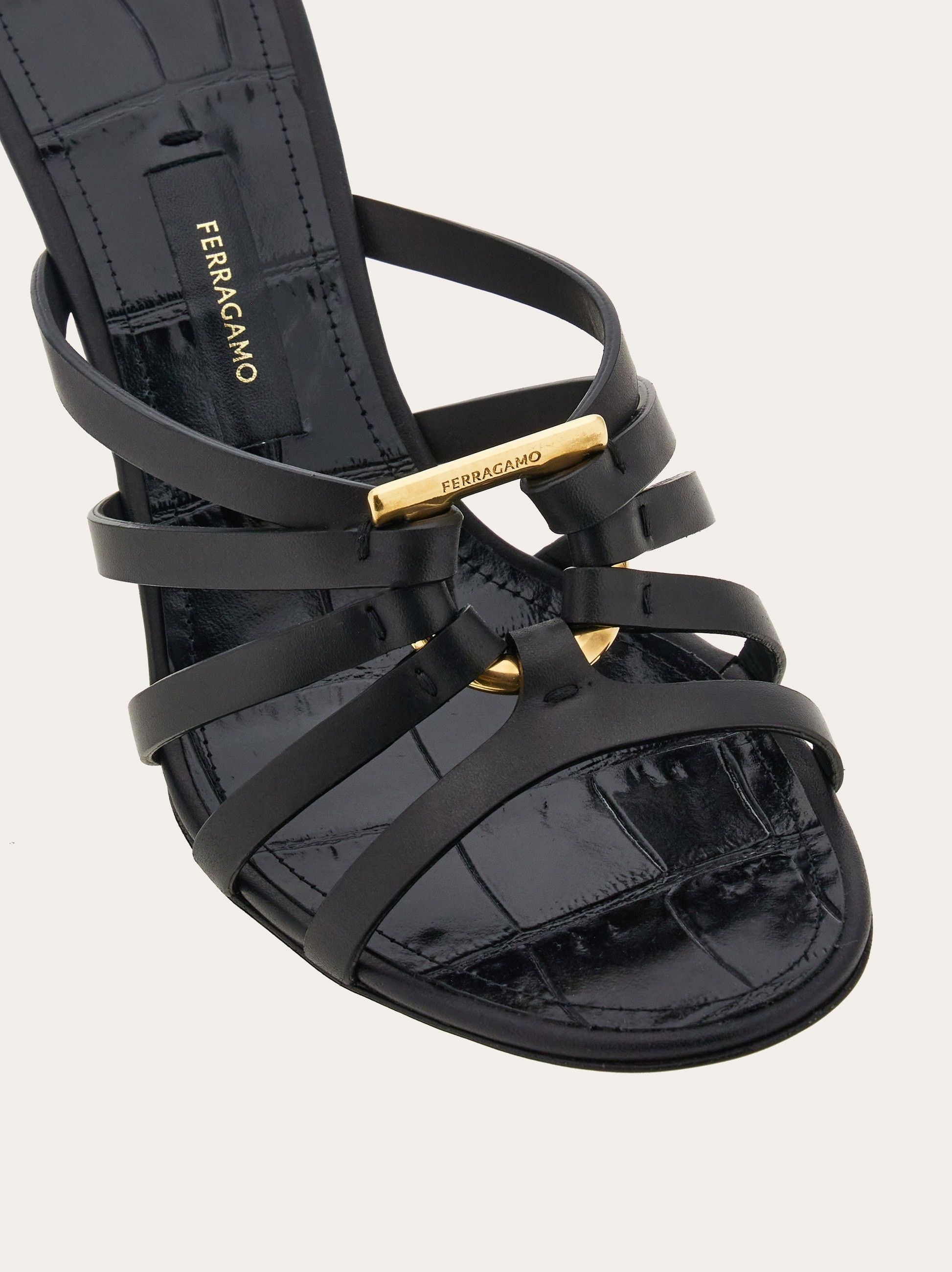 Salvatore Ferragamo o1s1rm0924 Gancini Wedge Slide in Nero Size US 5.5 / IT 35.5 - 5 Thumbnail