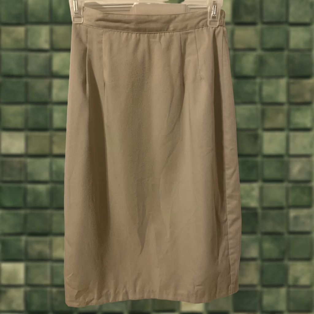 Lord & Taylor VINTAGE LORD & TAYLOR Pleated Front Pencil Skirt Women’s Sz 4 khaki Beige Knee Length — Mens? Size 27" / US 4 / IT 40 - 1 Thumbnail