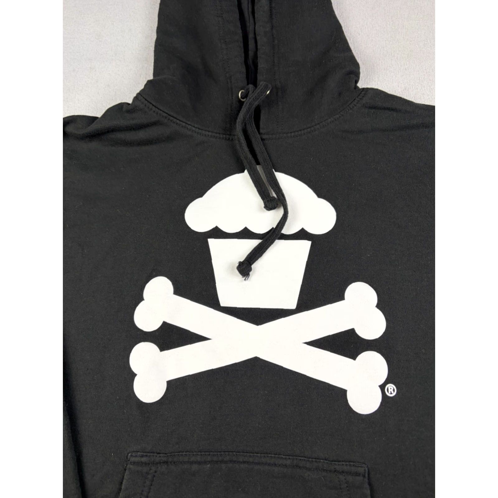 Johnny Cupcakes Johnny Cupcakes Sweatshirt Hoodie Black M Pullover Logo Mens Size Medium Size US M / EU 48-50 / 2 - 2 Thumbnail