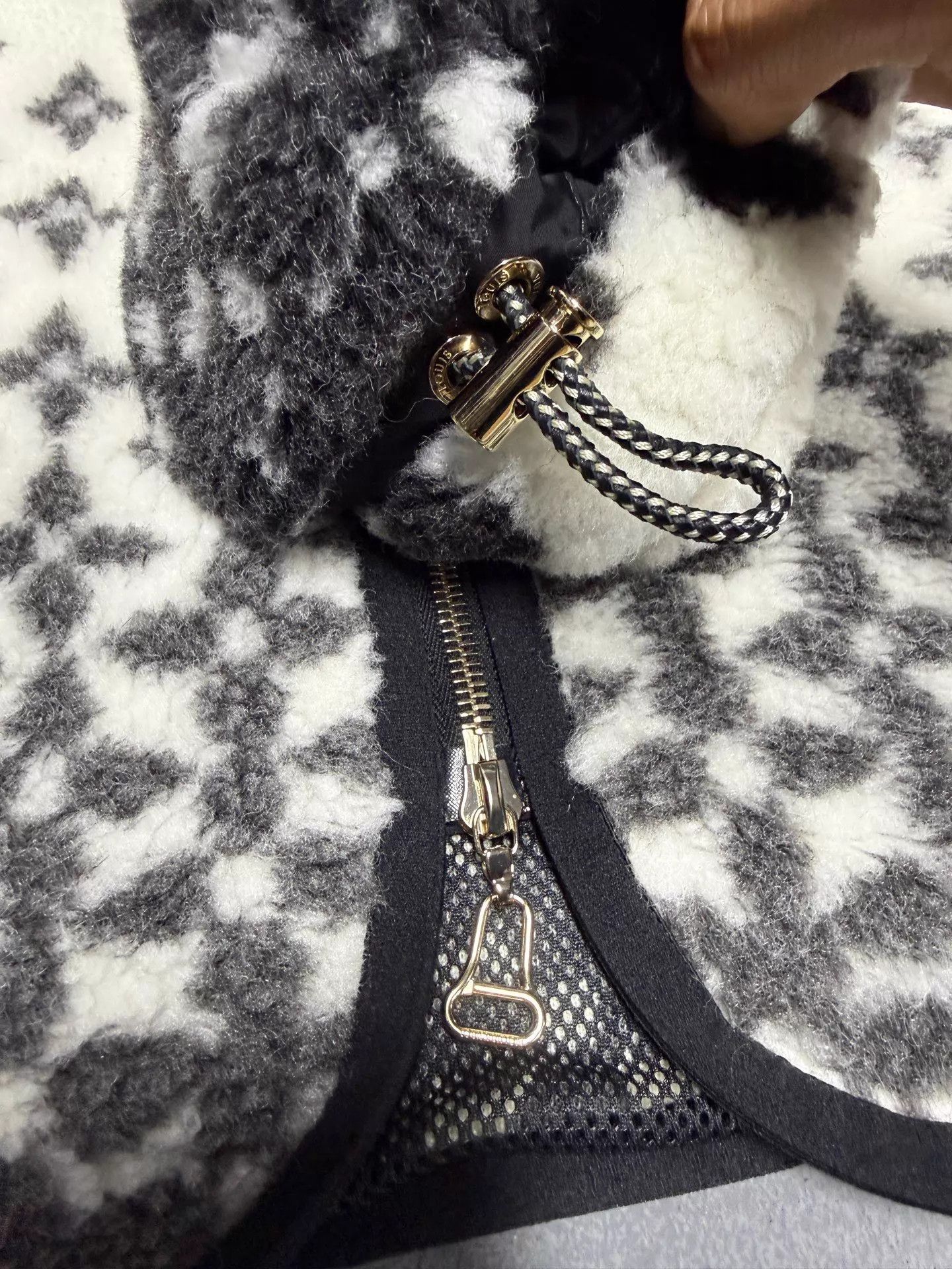 Louis Vuitton LV 25 Teddy Jacket Black/White Panda Ombre Print Size 36 Size XS / US 0-2 / IT 36-38 - 3 Thumbnail