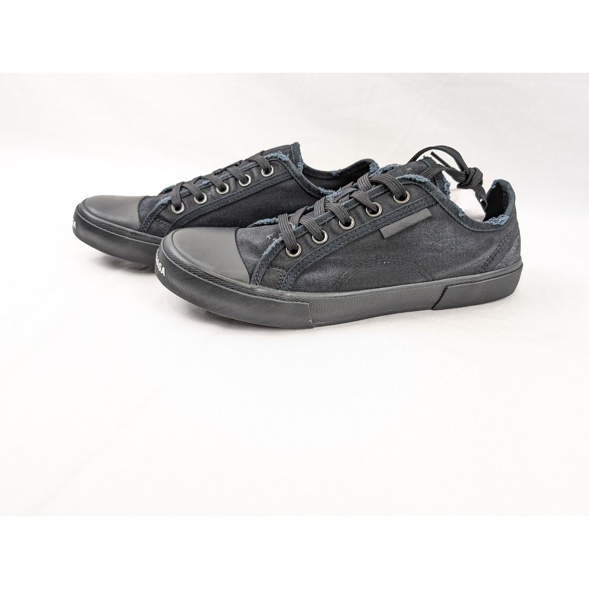 Balenciaga o1rshd1 Low MNC Destroy Paris Low Top Sneakers in Black Size US 9 / EU 42 - 15 Thumbnail