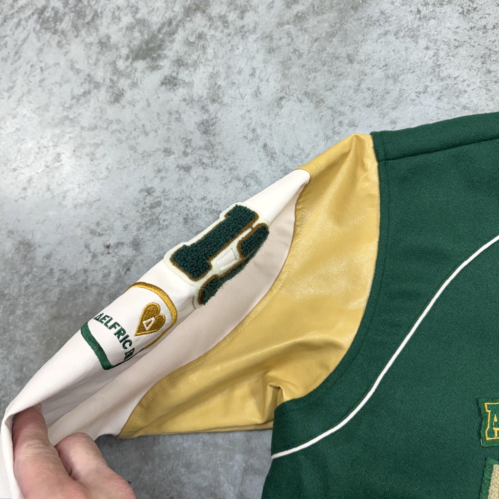 Vintage Aelfric Eden Jacket Mens Large Green White Varsity Snap Front Patch Embroidered Logo Pockets Collared Lined polyester Sports College Casual) Size US L / EU 52-54 / 3 - 5 Thumbnail
