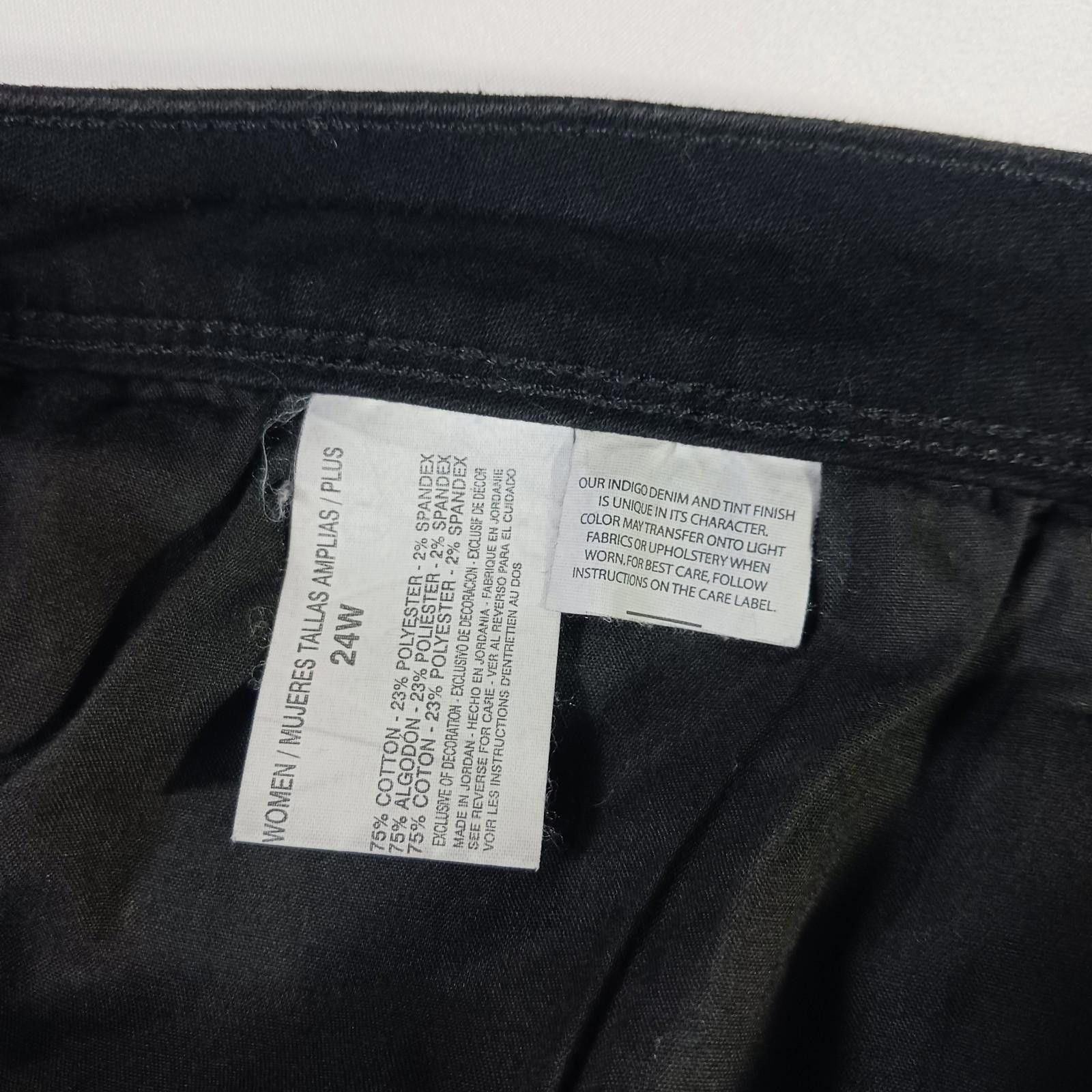 Other Gloria Vanderbilt LCF23235R AVERY Womens Black Shorts Sz 24W Size 42" / US 20 - 6 Thumbnail