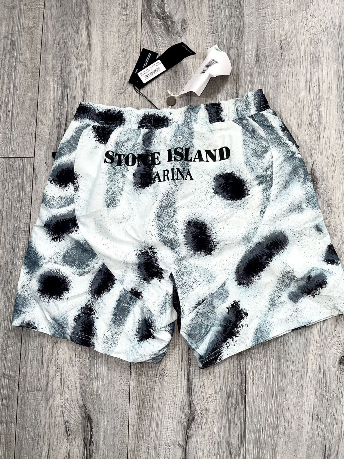 Stone Island Stone island marina reef camo shorts Size US 30 / EU 46 - 1 Thumbnail