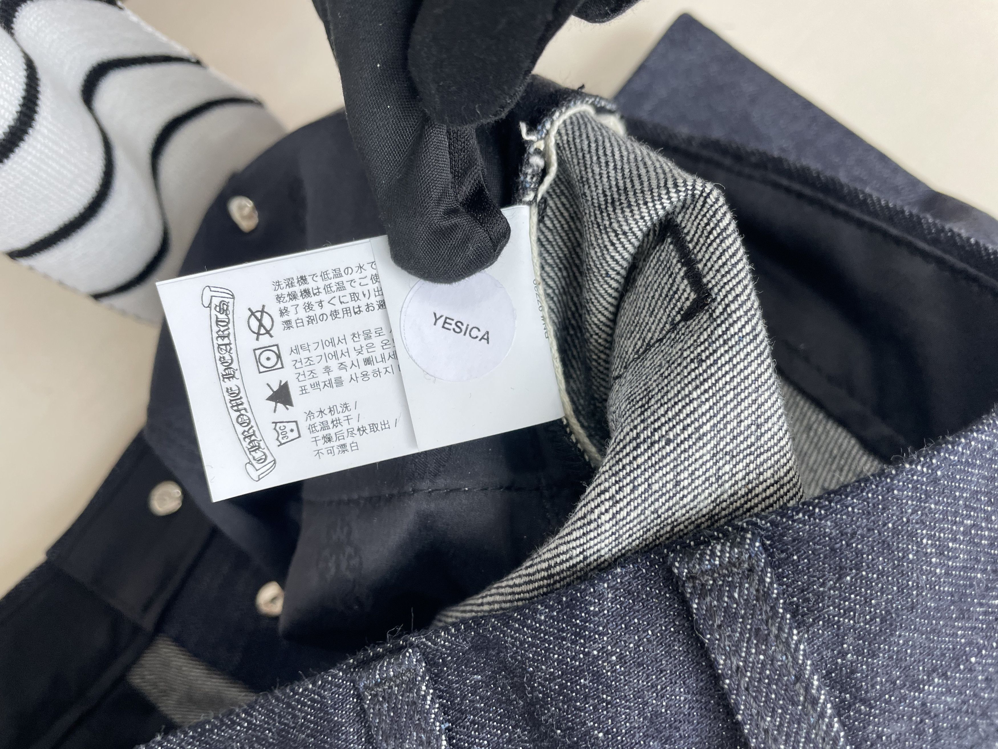 Chrome Hearts Chrome Hearts KS Cross Button Indigo Jeans Size 24" / US 00 / IT 34 - 15 Thumbnail