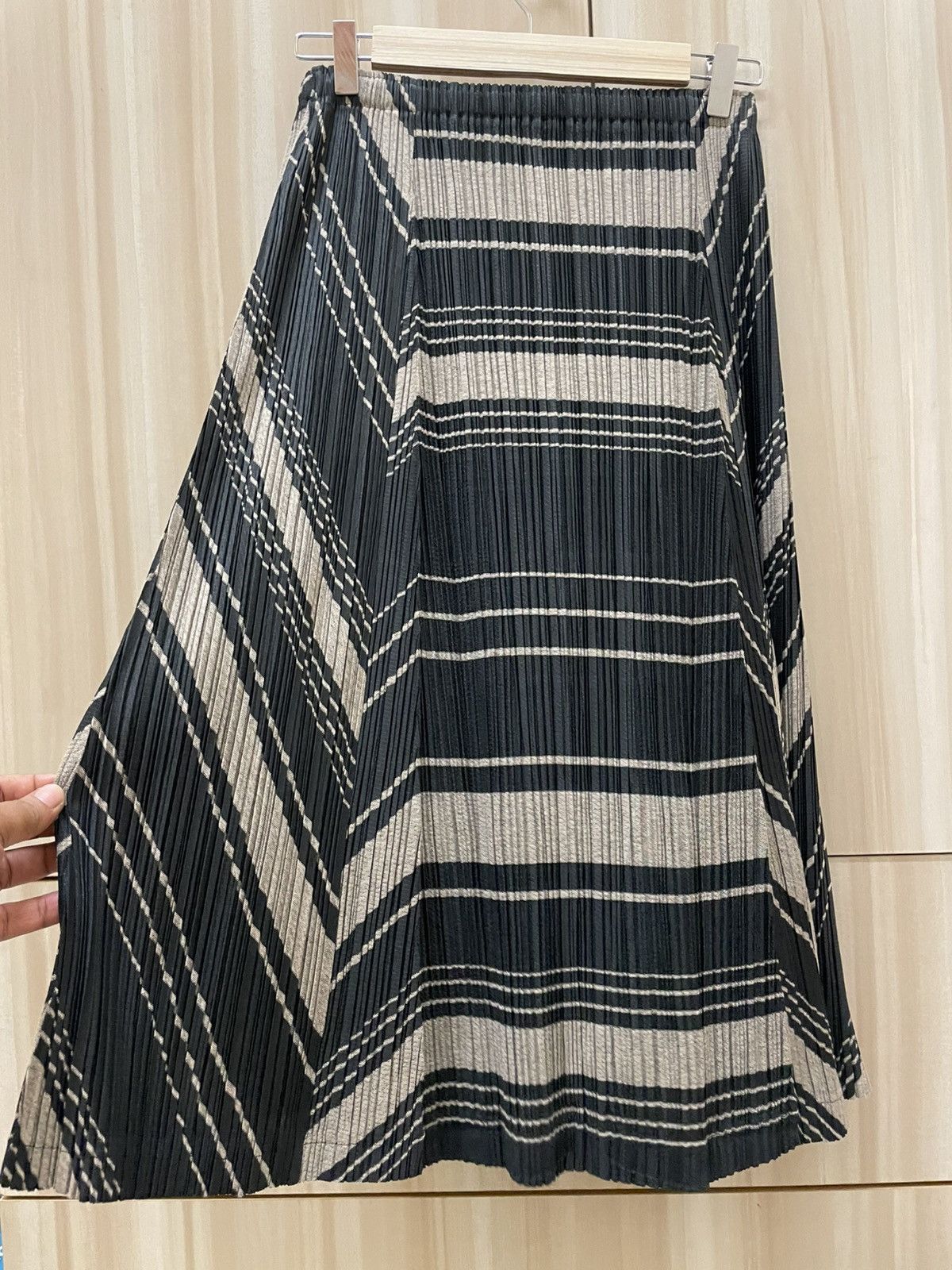Pleats Please Issey Miyake Issey Miyake Pleats Please PP93 Archive Geometric Midi Skirt Size 30" / US 8 / IT 44 - 7 Thumbnail