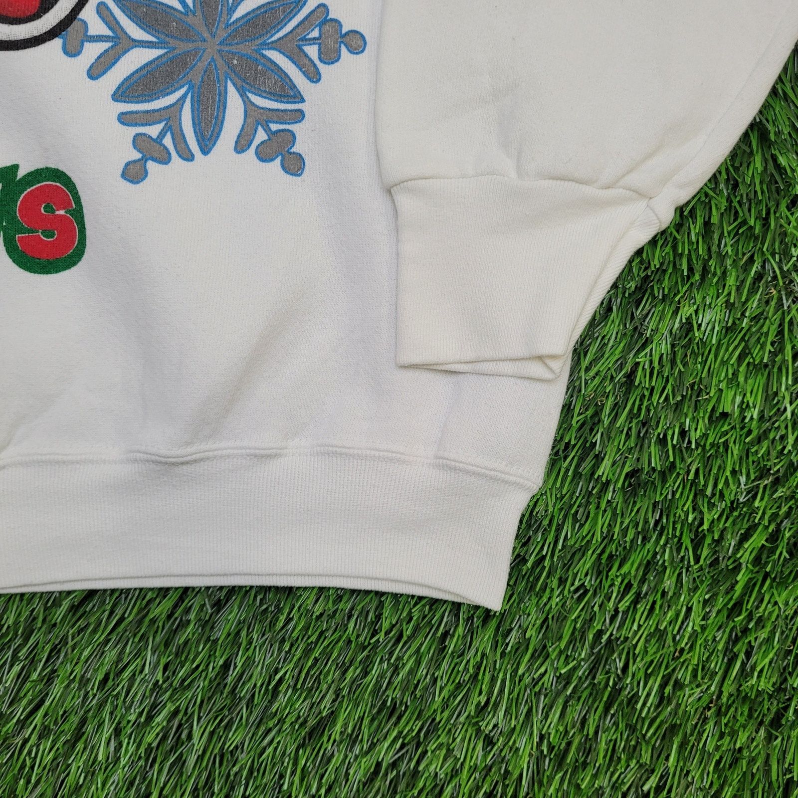 Vintage Vintage 1995 Bugs-Bunny Christmas Sweatshirt XL 24x25 Size US XL / EU 56 / 4 - 12 Thumbnail