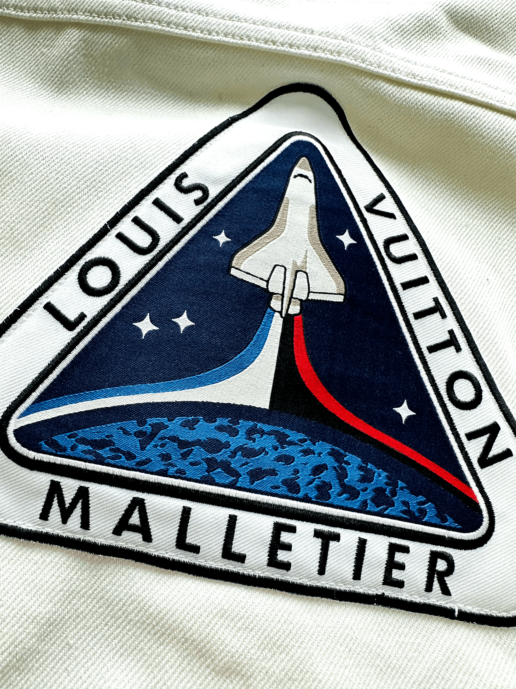 Louis Vuitton Louis Vuitton White Space Applique Denim Jacket Size US S / EU 44-46 / 1 - 4 Thumbnail