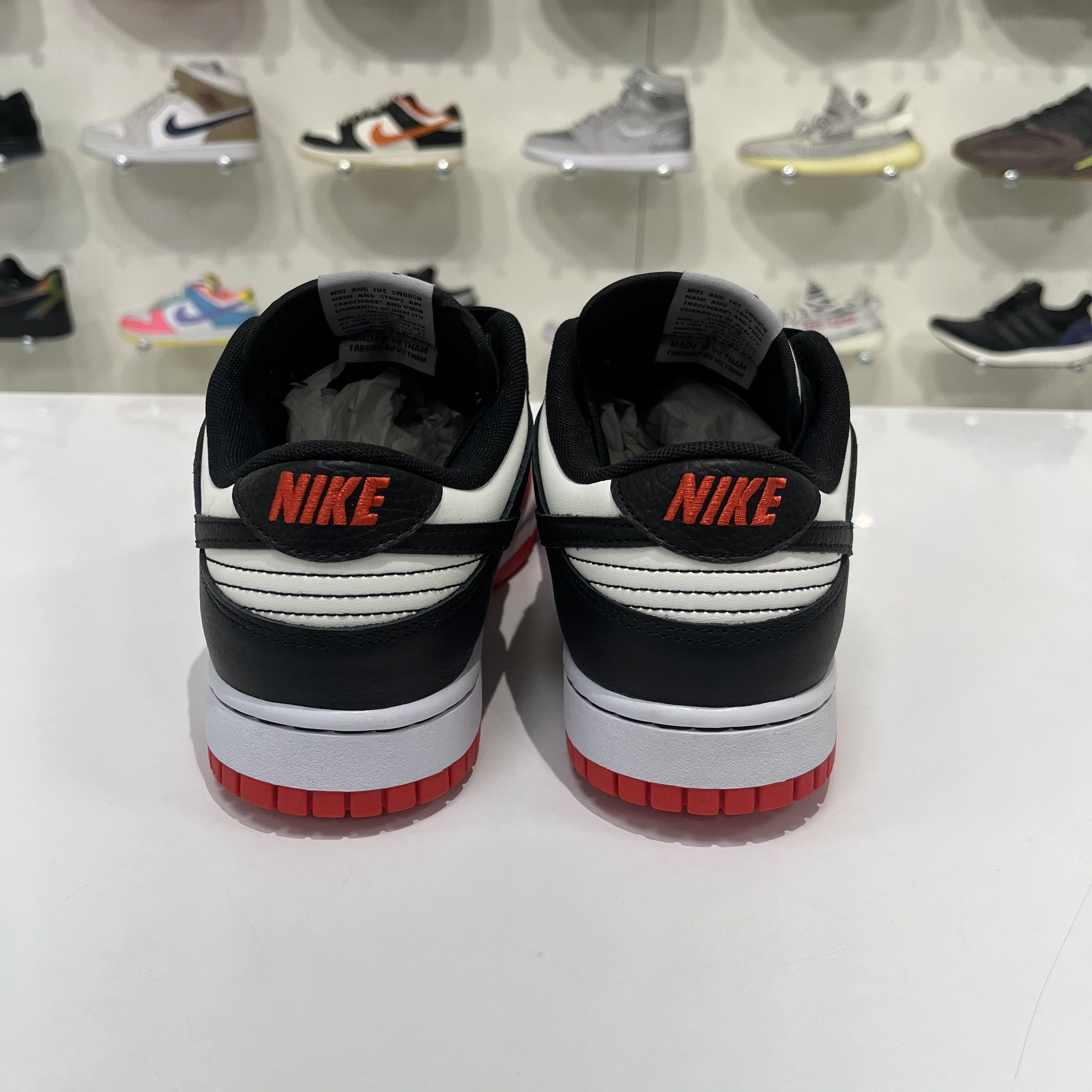 Nike Nike Dunk Low EMB NBA 75th Anniversary Chicago Size US 9 / EU 42 - 3 Thumbnail