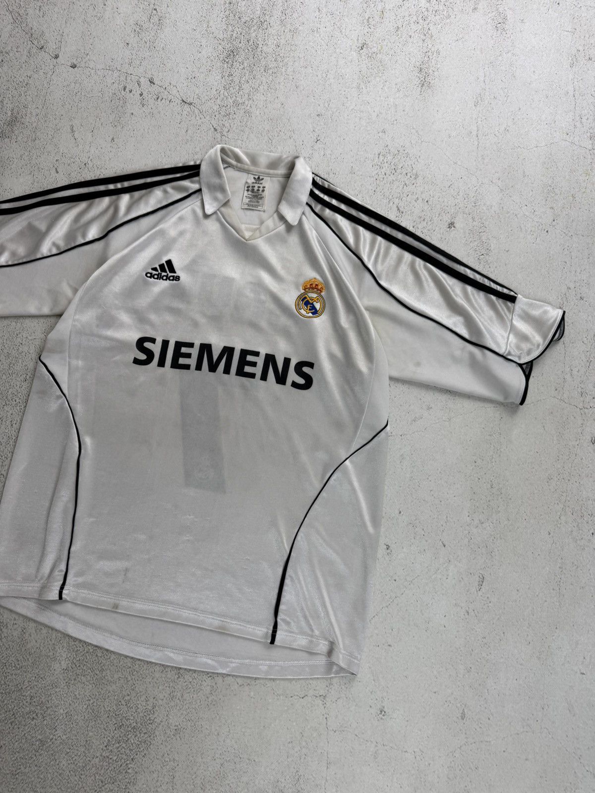 Adidas Adidas Real Madrid 7 Raul 2005 2006 Siemens Home Jersey Size US M / EU 48-50 / 2 - 4 Thumbnail