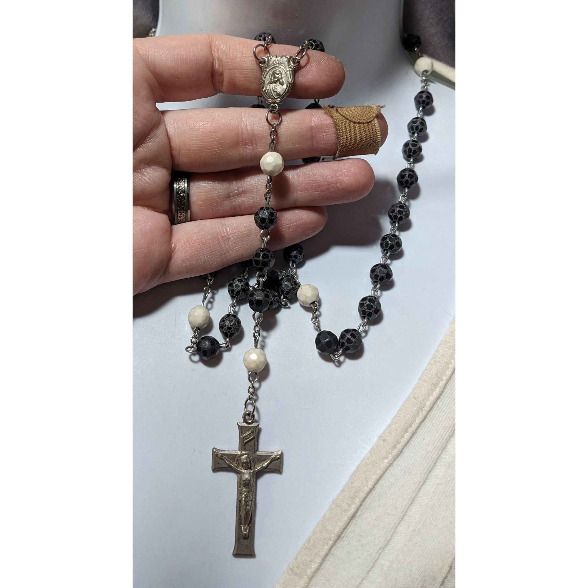 Other Vintage Black White And Silver Tone Textured Beaded Rosary N Size ONE SIZE - 13 Thumbnail