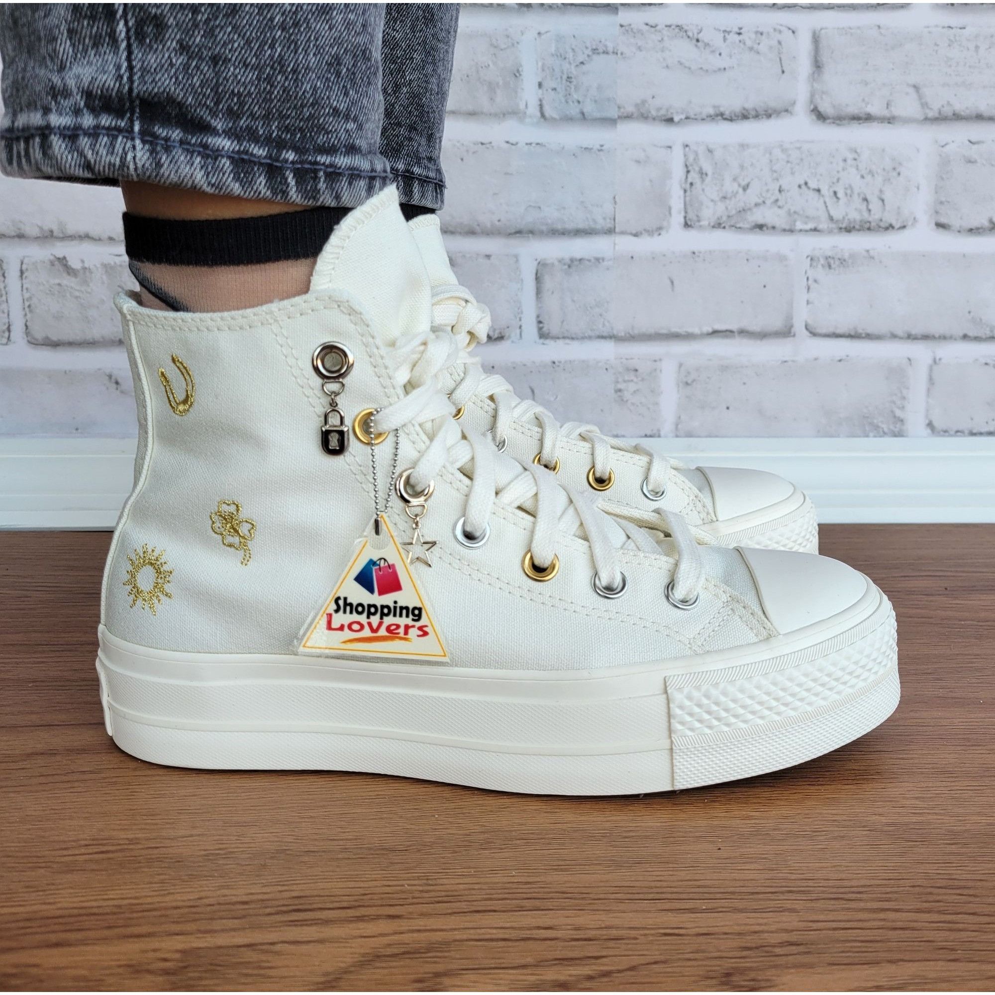 Converse Converse Chuck Taylor Lift Platform Luck Charms 7.5 Women Sh Size US 7.5 / IT 37.5 - 13 Thumbnail