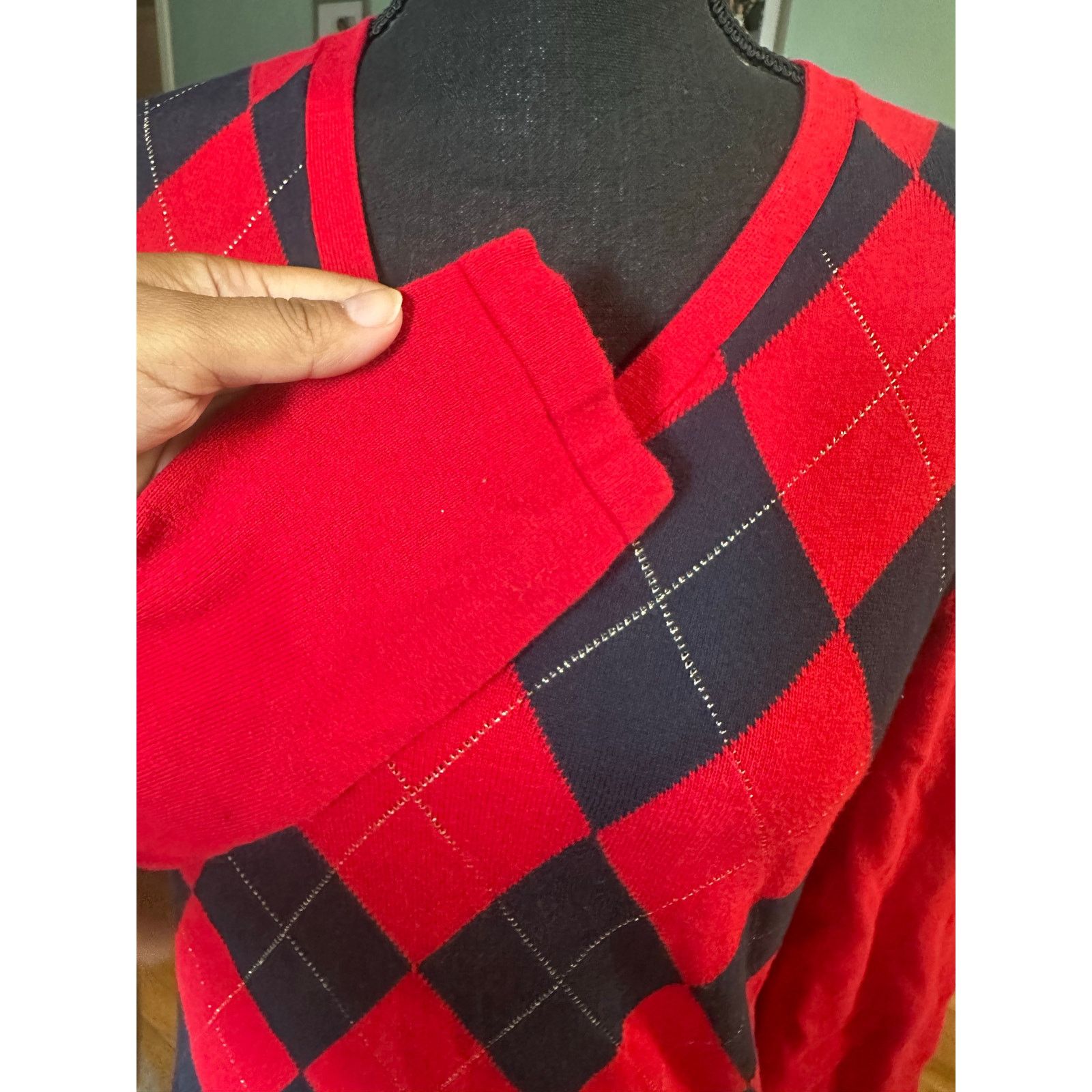 Tommy Hilfiger Tommy Hilfiger Argyle V-Neck Sweater – Women’s Size S / US 4 / IT 40 - 5 Thumbnail