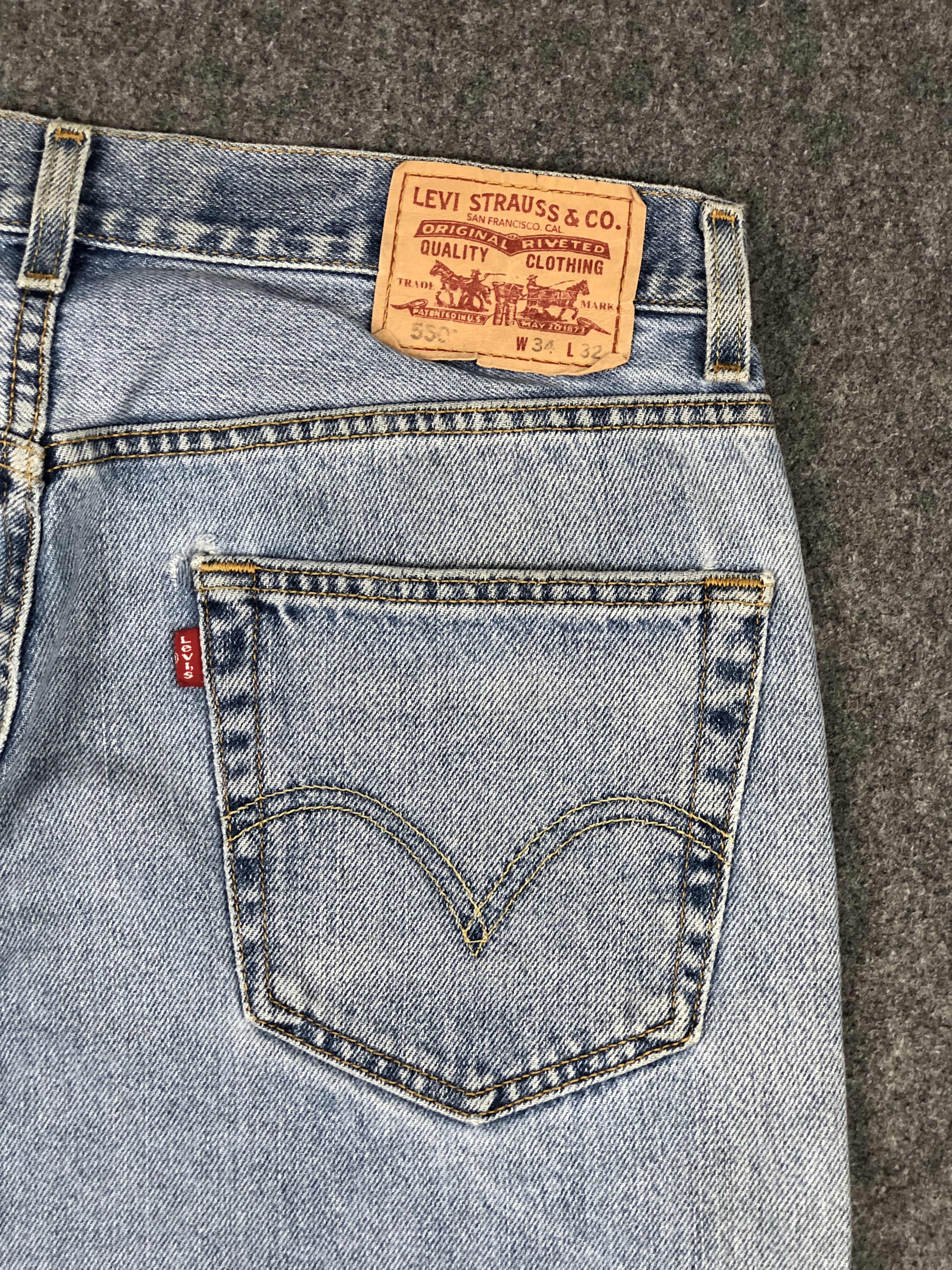 Levi's Faded Blue Vintage Levis 550 Jeans DP2348 Size US 31 - 13 Thumbnail