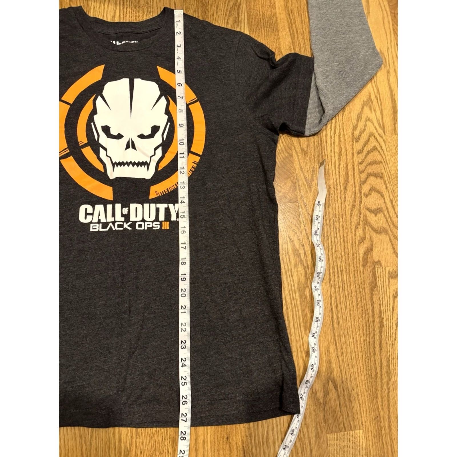 Vintage Call Of Duty Black Ops 3 Graphic Tee Men’s M Long Sleeve Skull Shirt Gray 2015 Activision Logo Crew Neck Video Games Shirt Mens Size US M / EU 48-50 / 2 - 4 Thumbnail