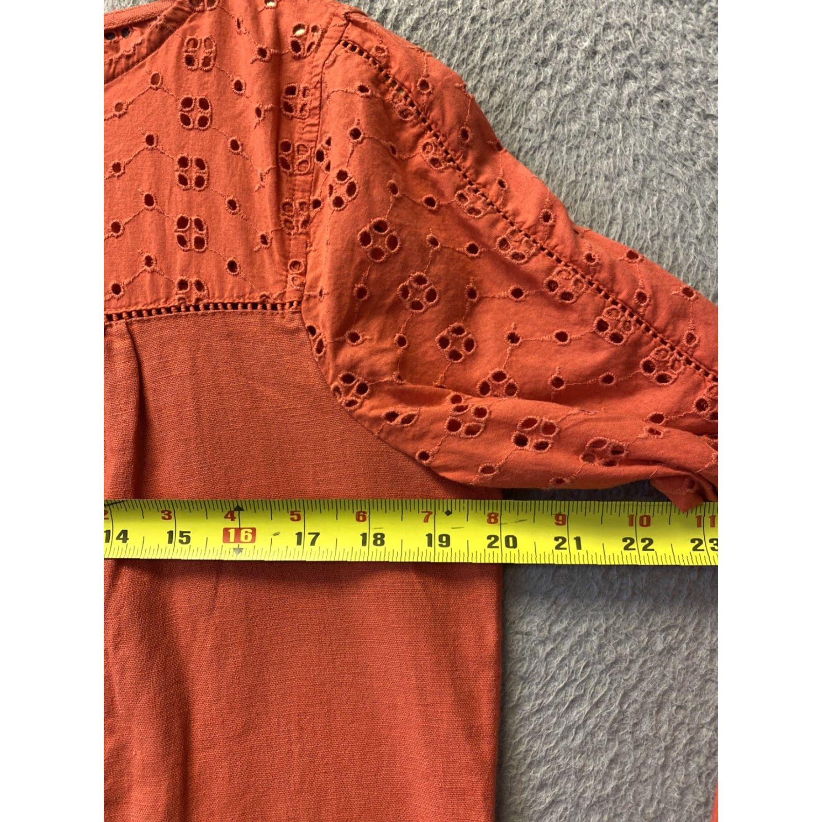 J.Crew VINTAGE? No — J.CREW MERCANTILE Linen Blend Eyelet Top Women S Shirt Tunic Long Sleeve Orange Eyelet Casual Business 160-13 Size S / US 4 / IT 40 - 3 Thumbnail