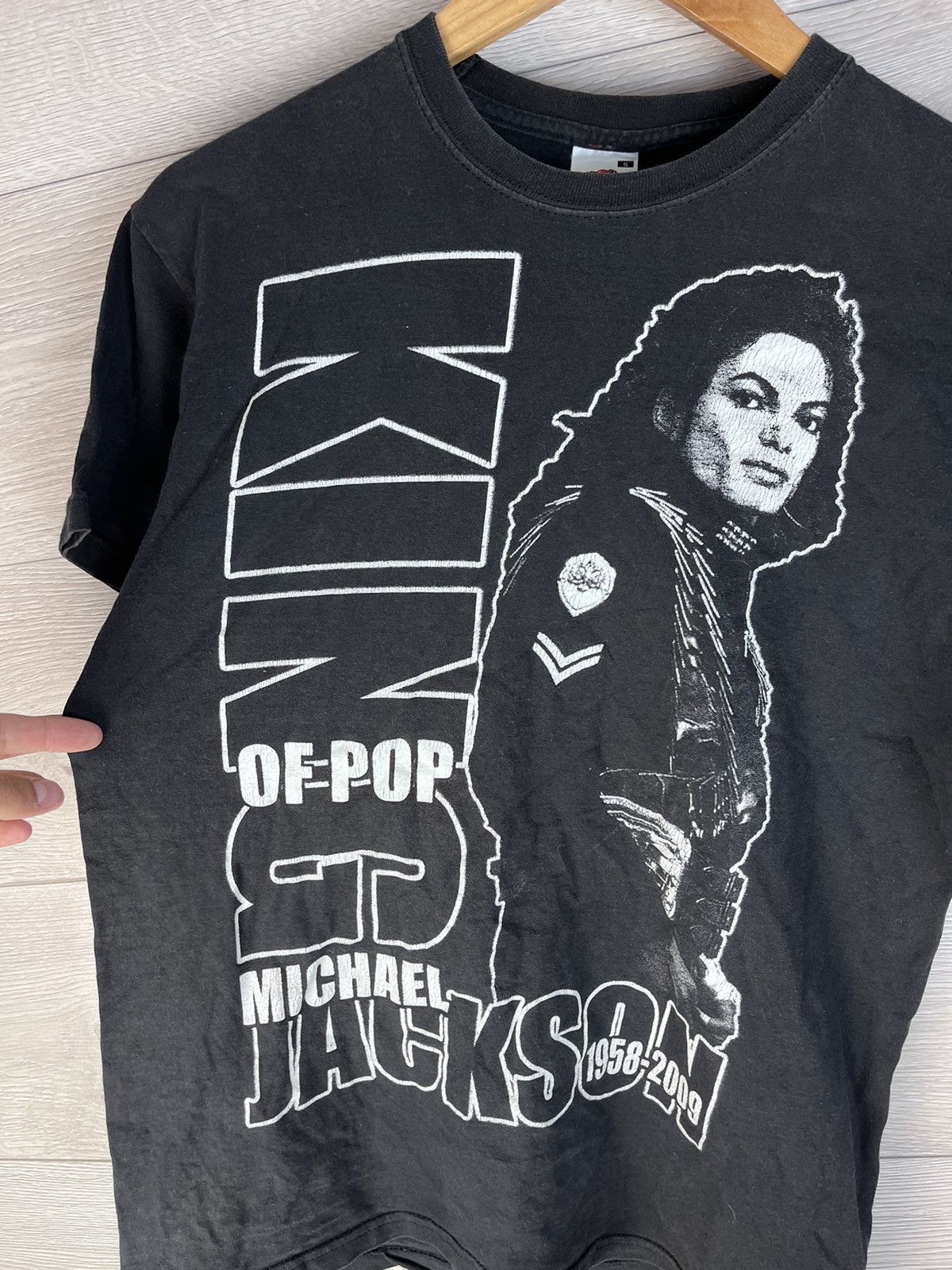Fruit Of The Loom Men’s merch t-shirt Michael Jackson size s vintage Size US S / EU 44-46 / 1 - 6 Thumbnail