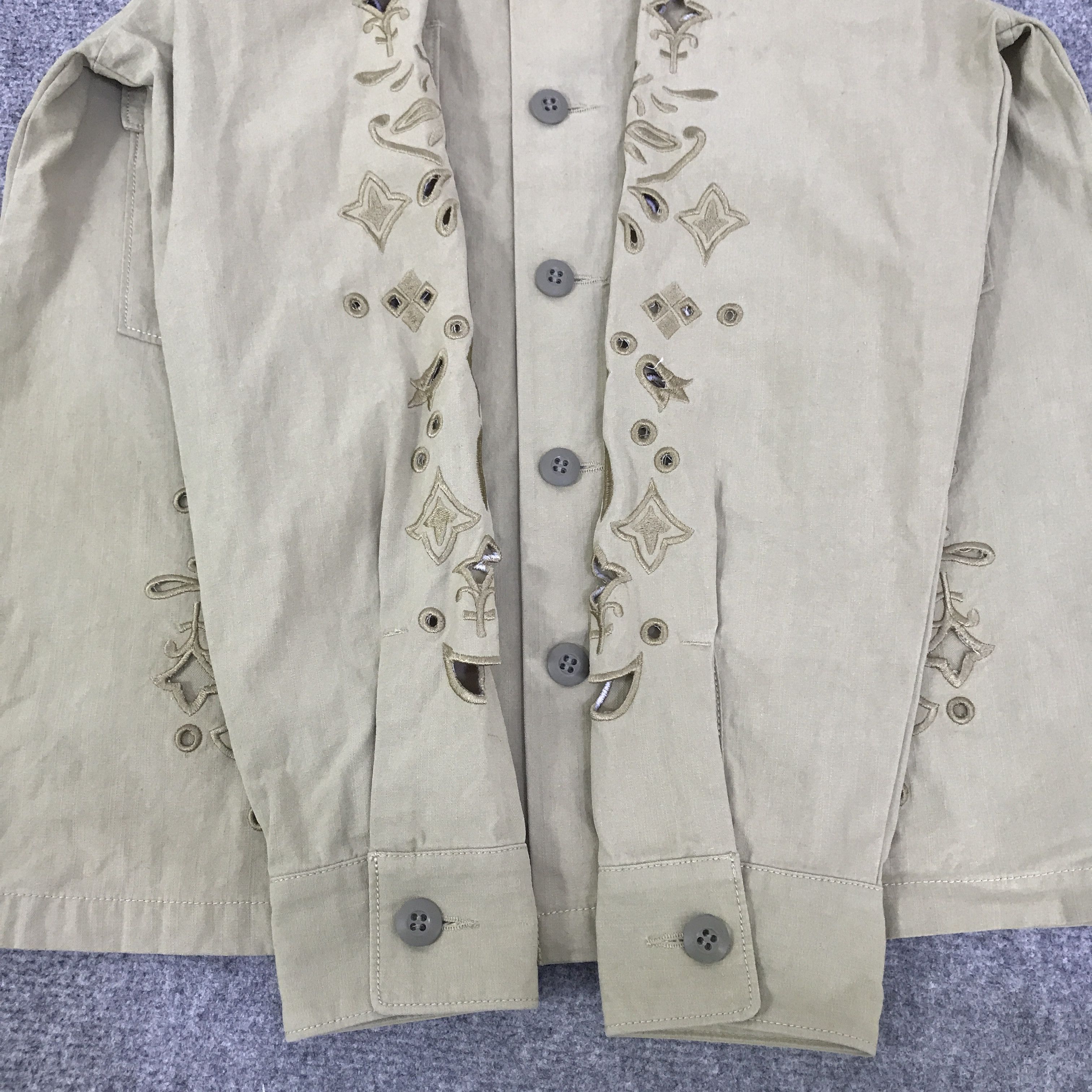 Japanese Brand Rna x us army button jacket K114B20 Size US M / EU 48-50 / 2 - 8 Thumbnail