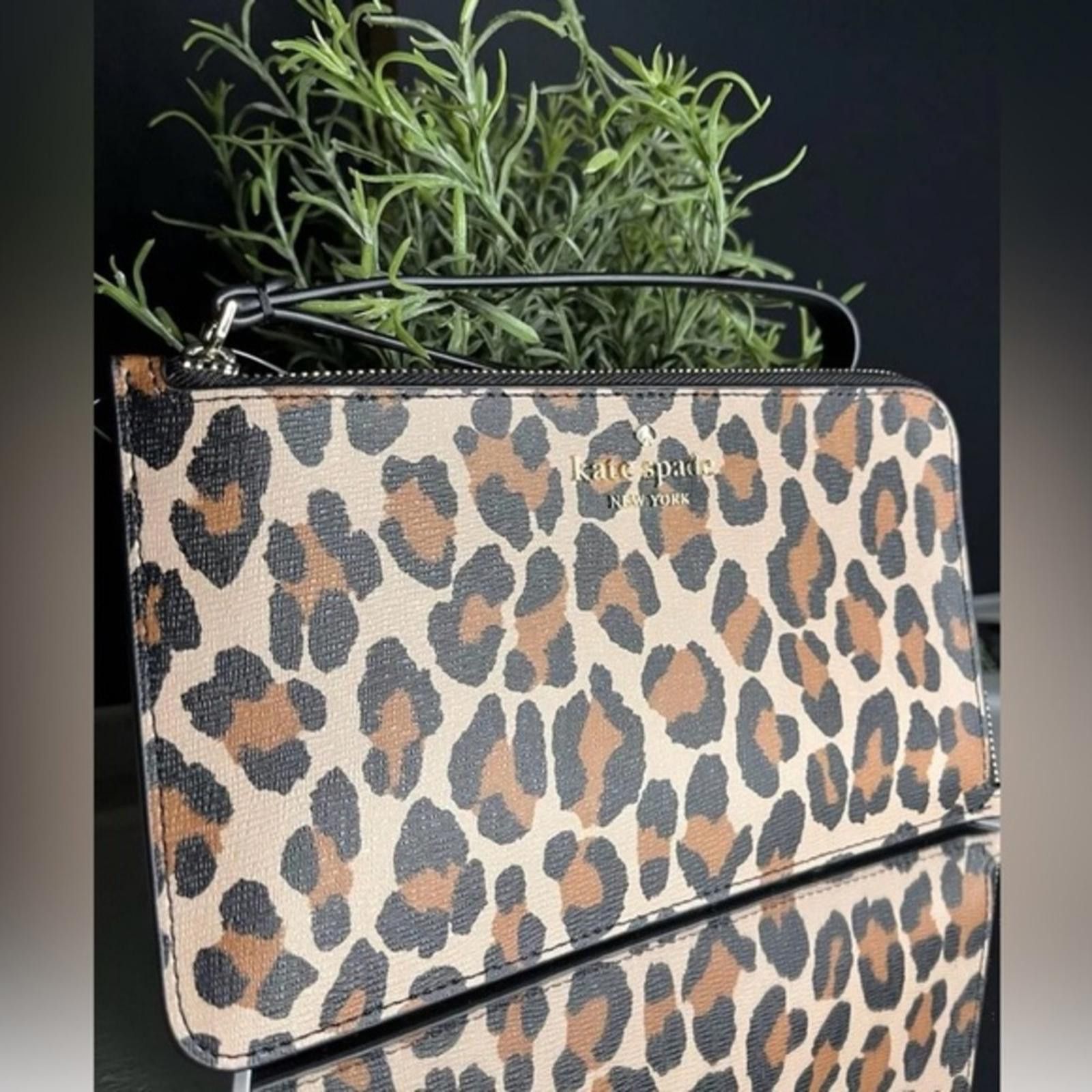 Kate Spade Kate Spade Lucy Medium L-Zip Leopard Print Wristlet Size ONE SIZE - 1 Thumbnail