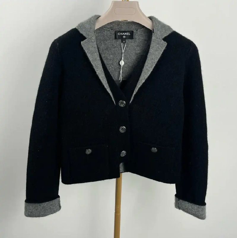 Chanel Chanel Black Polyester Women's Cardigan 0089 Size XS / US 0-2 / IT 36-38 - 1 Thumbnail