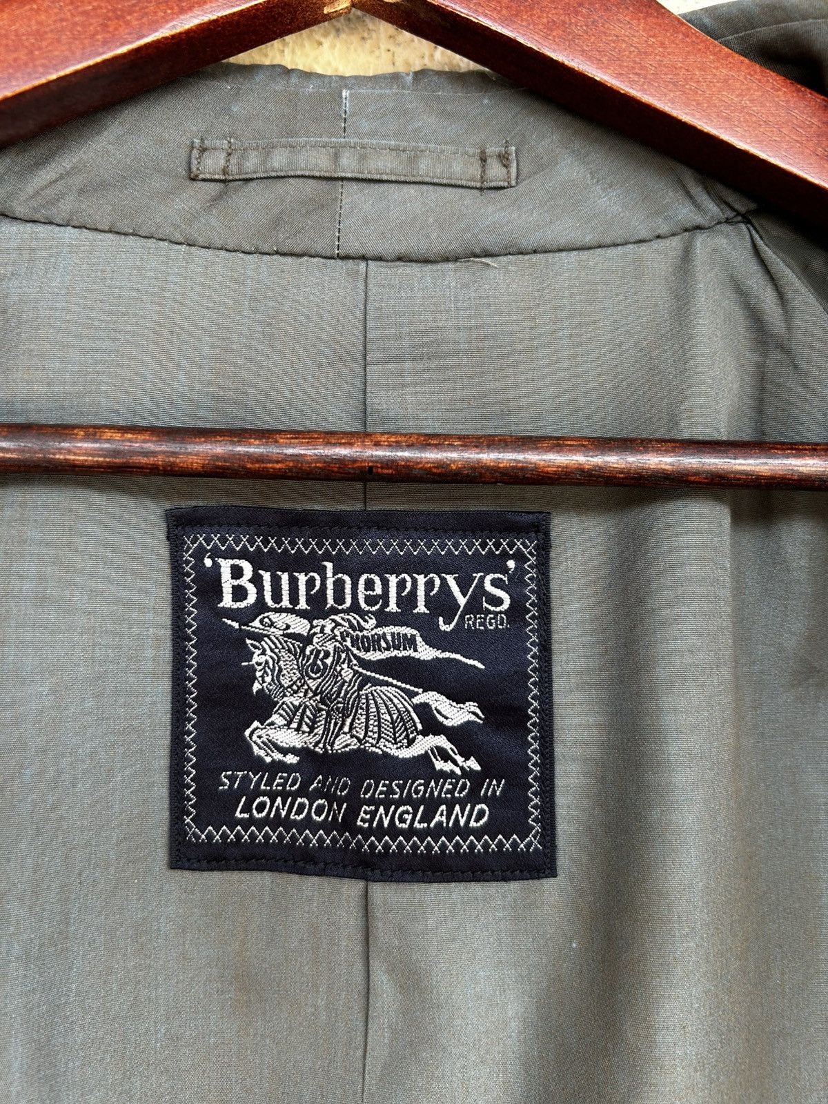 Burberry Burberrys’ Trench Coat Size US S / EU 44-46 / 1 - 12 Thumbnail