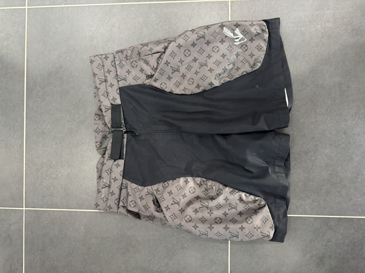 Louis Vuitton louis vuitton Grey 2054 Monogram Padded Shorts Size US 36 / EU 52 - 2 Thumbnail