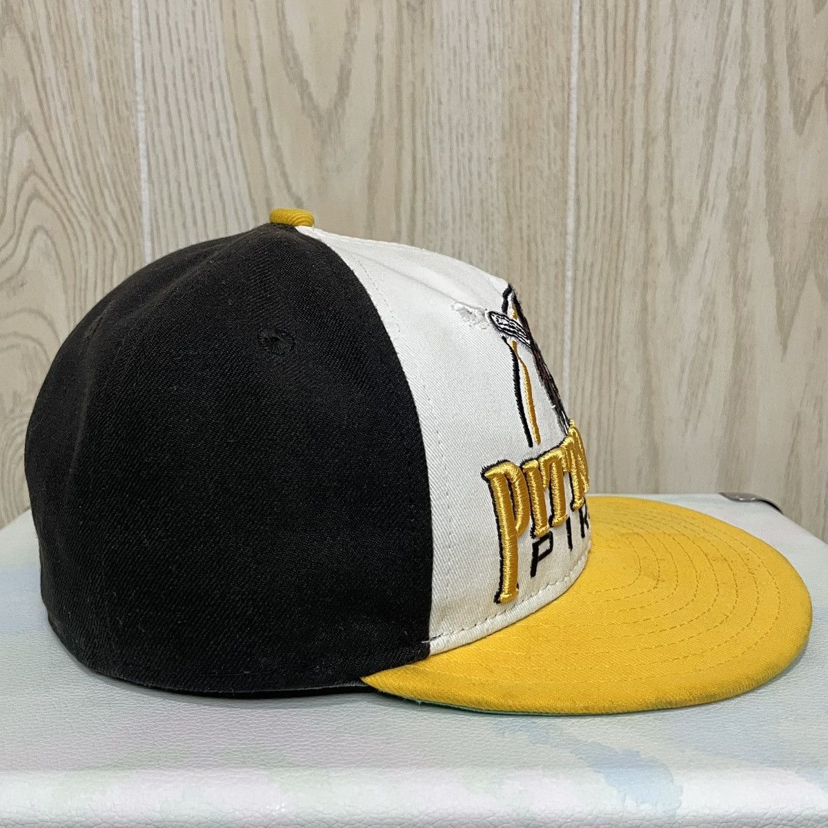 MLB × New Era Pittsburgh Pirates New Era MLB Fitted Hat Cap Size 7 Size ONE SIZE - 3 Thumbnail